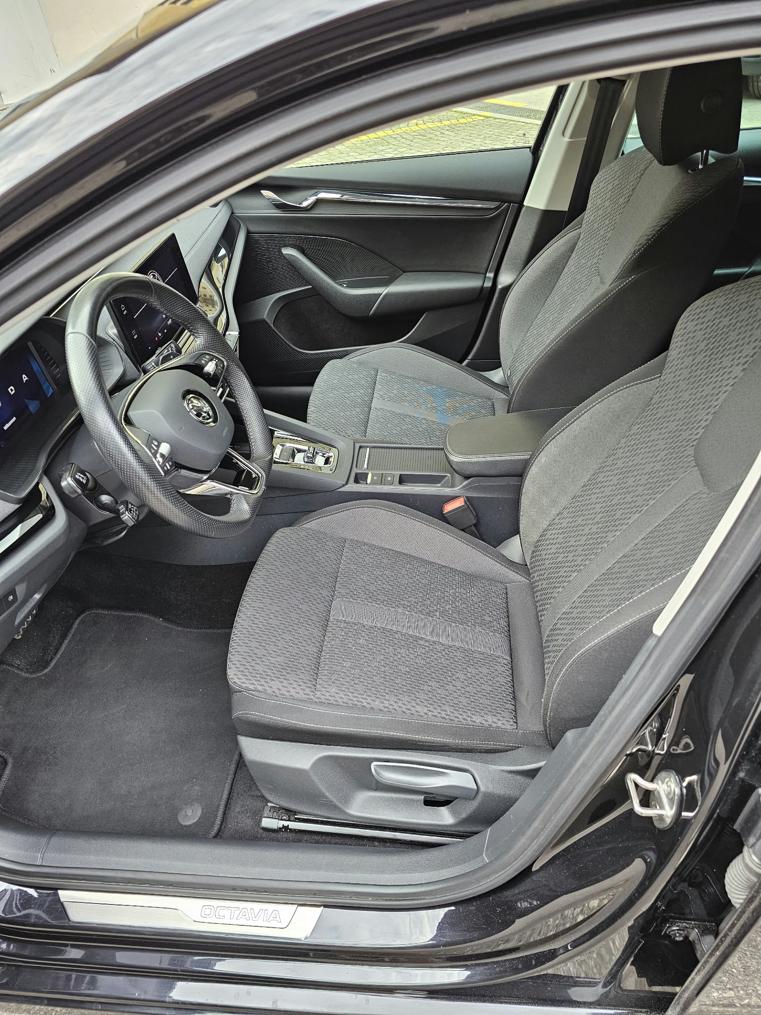 SKODA Octavia Combi 1.4 TSI PHEV DSG Style-image-12