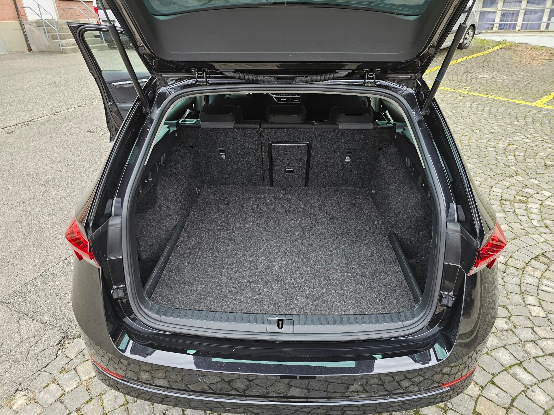 SKODA Octavia Combi 1.4 TSI PHEV DSG Style-image-14