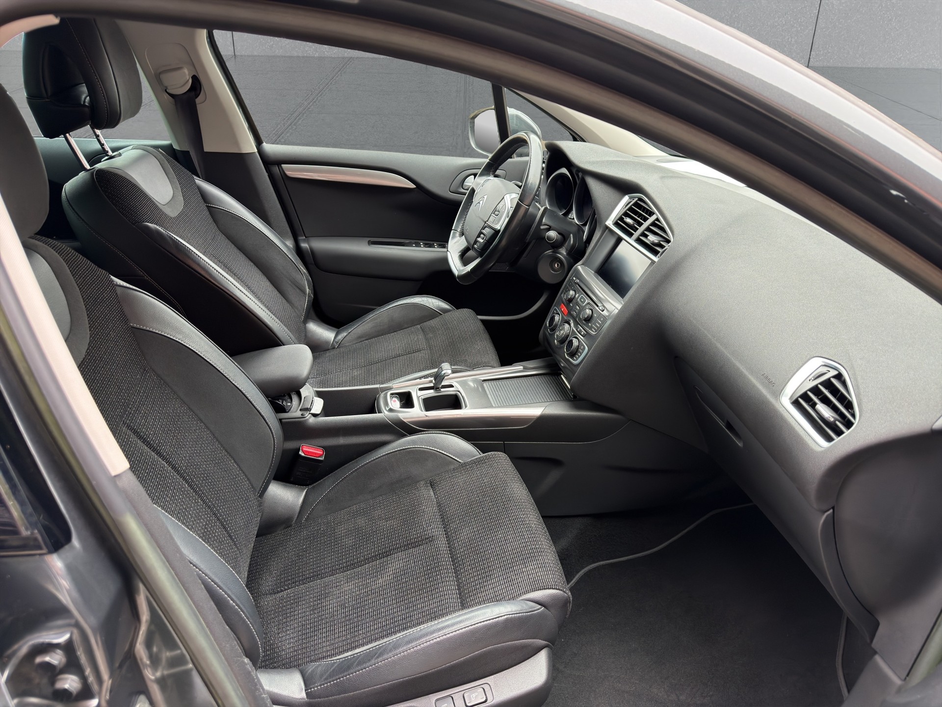 CITROEN C4 Berline 1.6 THP Séduction EGS6-image-14