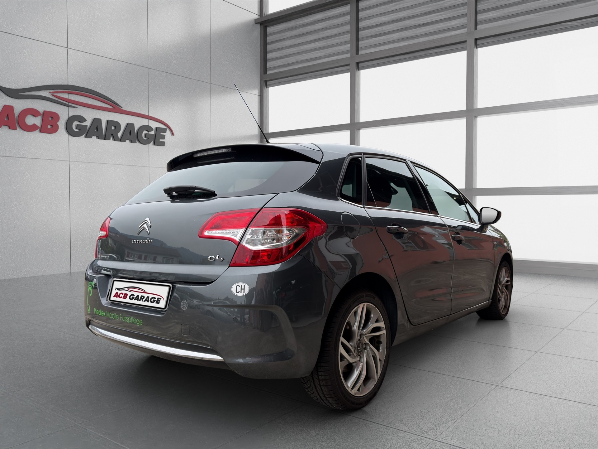 CITROEN C4 Berline 1.6 THP Séduction EGS6-image-4