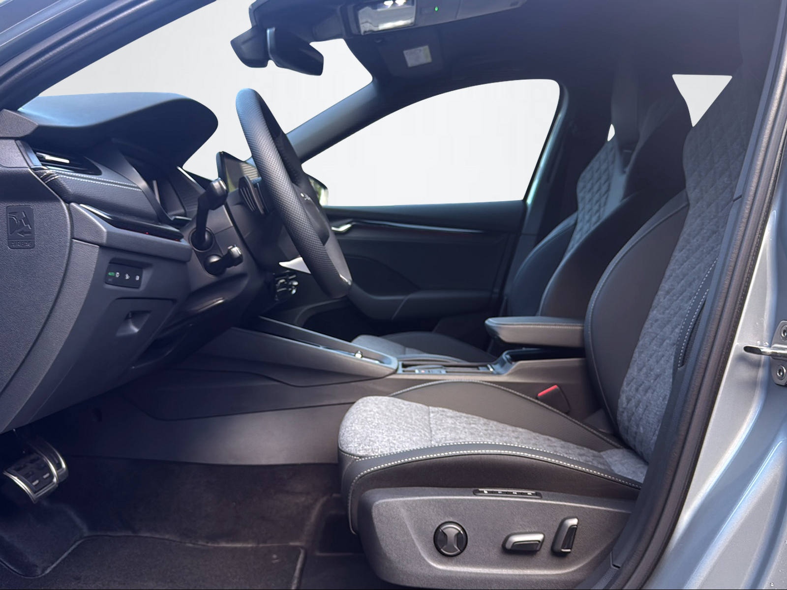 SKODA Octavia Combi 2.0 TSI Dynamic 4x4 DSG-image-4