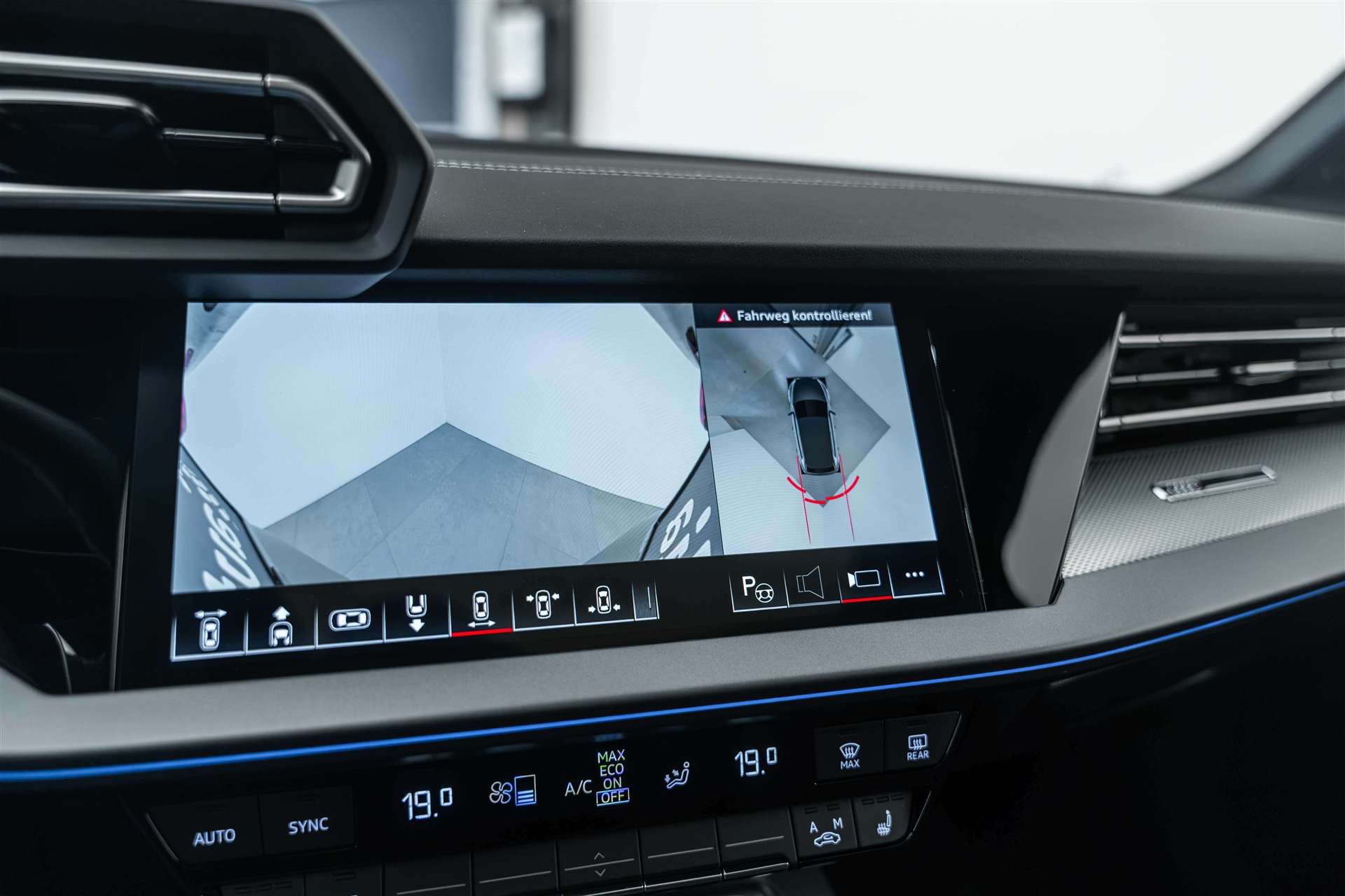 AUDI AUDI A3 Sportback 35 TDi S-Line S-Tronic Automat-image-20