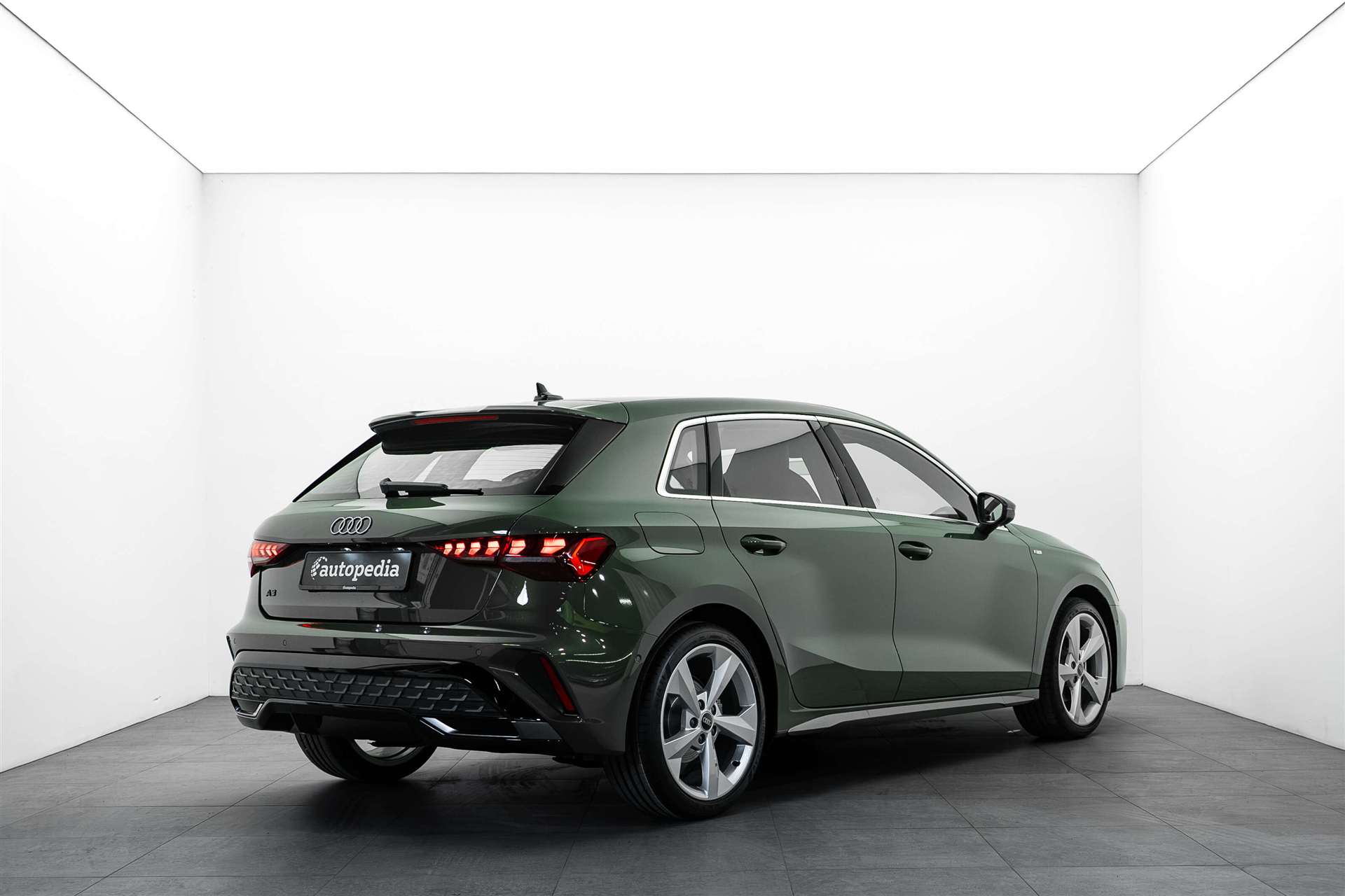 AUDI AUDI A3 Sportback 35 TDi S-Line S-Tronic Automat-image-2