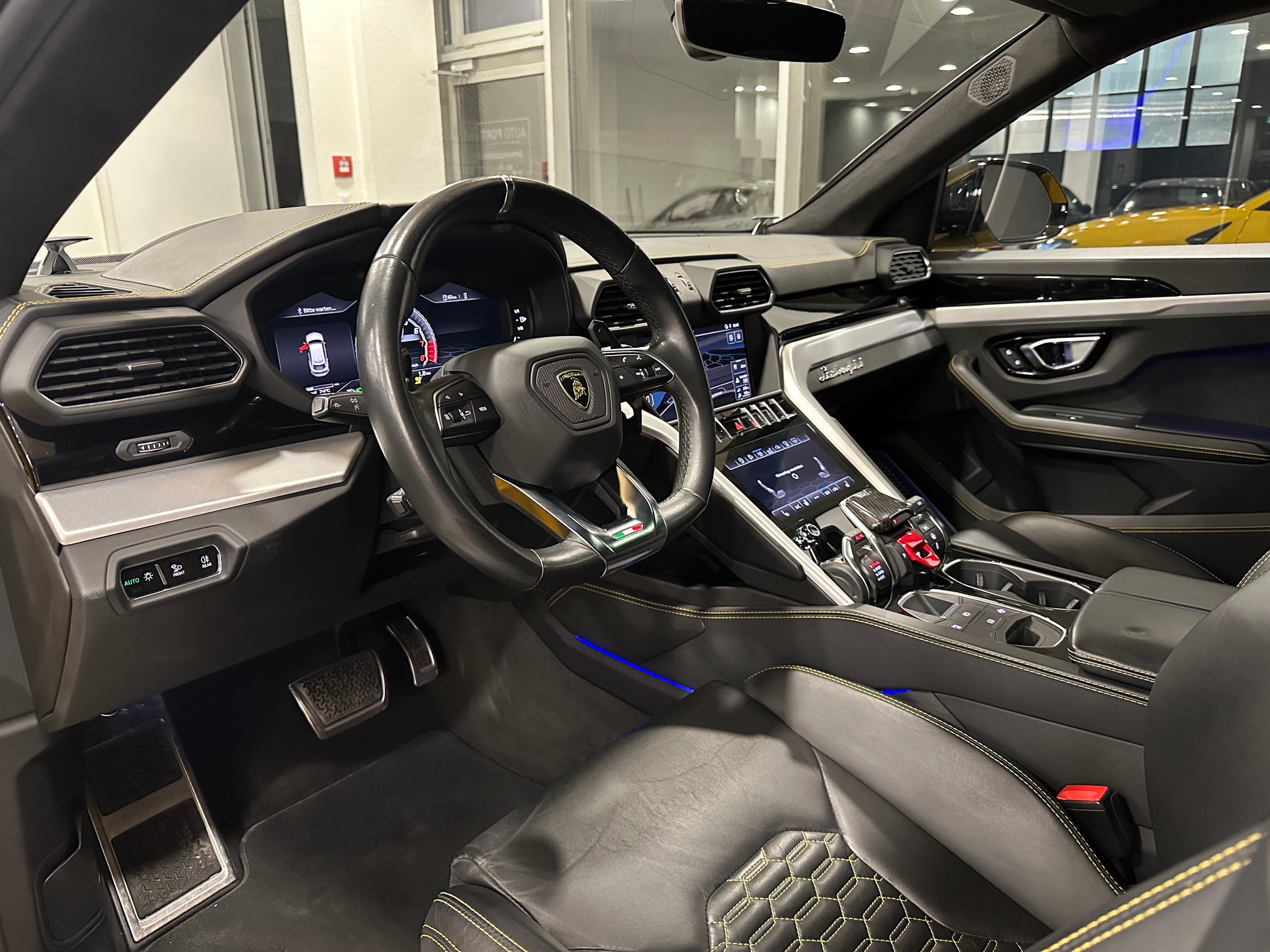 LAMBORGHINI Urus E-Gear-image-13
