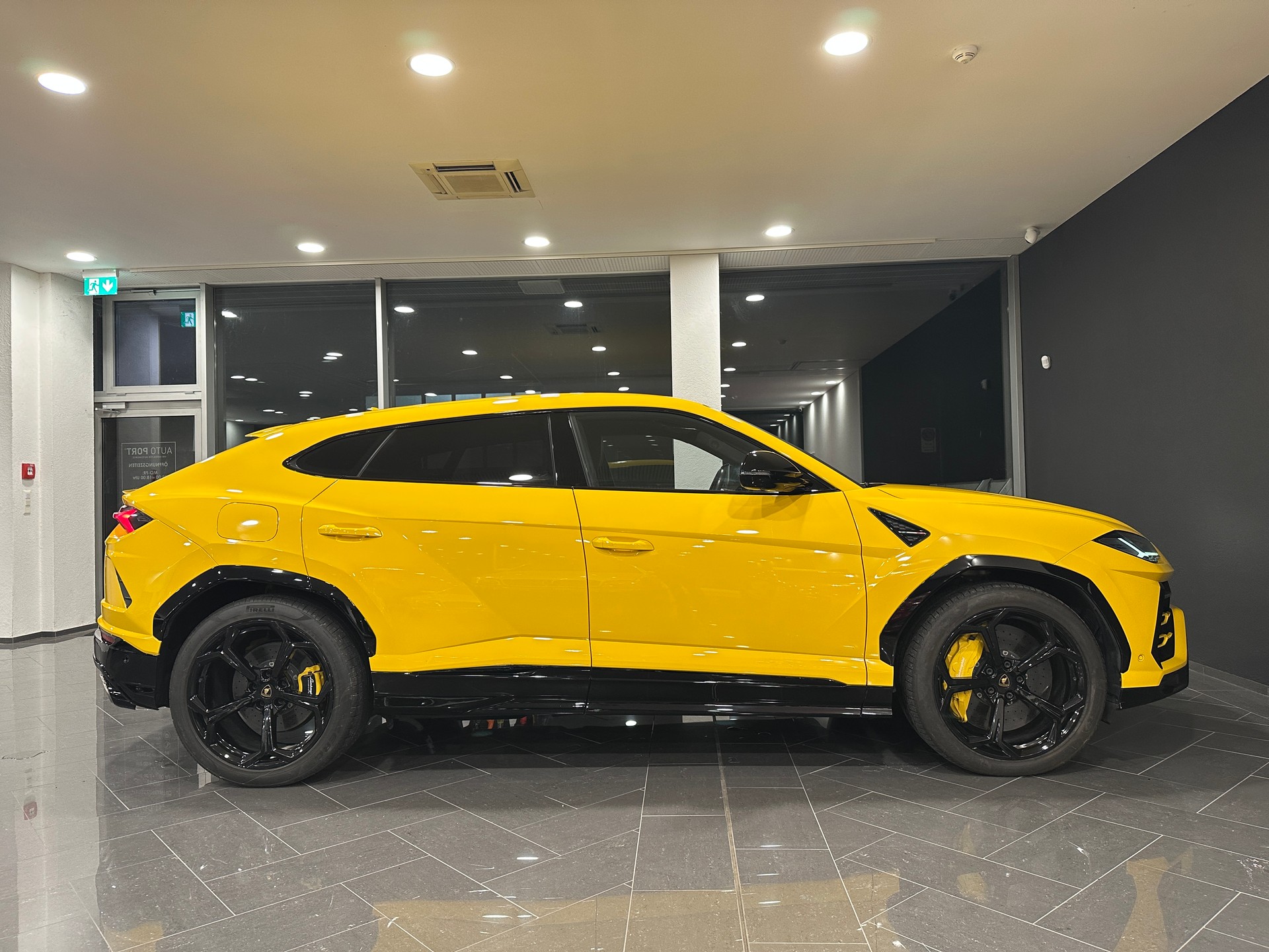 LAMBORGHINI Urus E-Gear-image-8