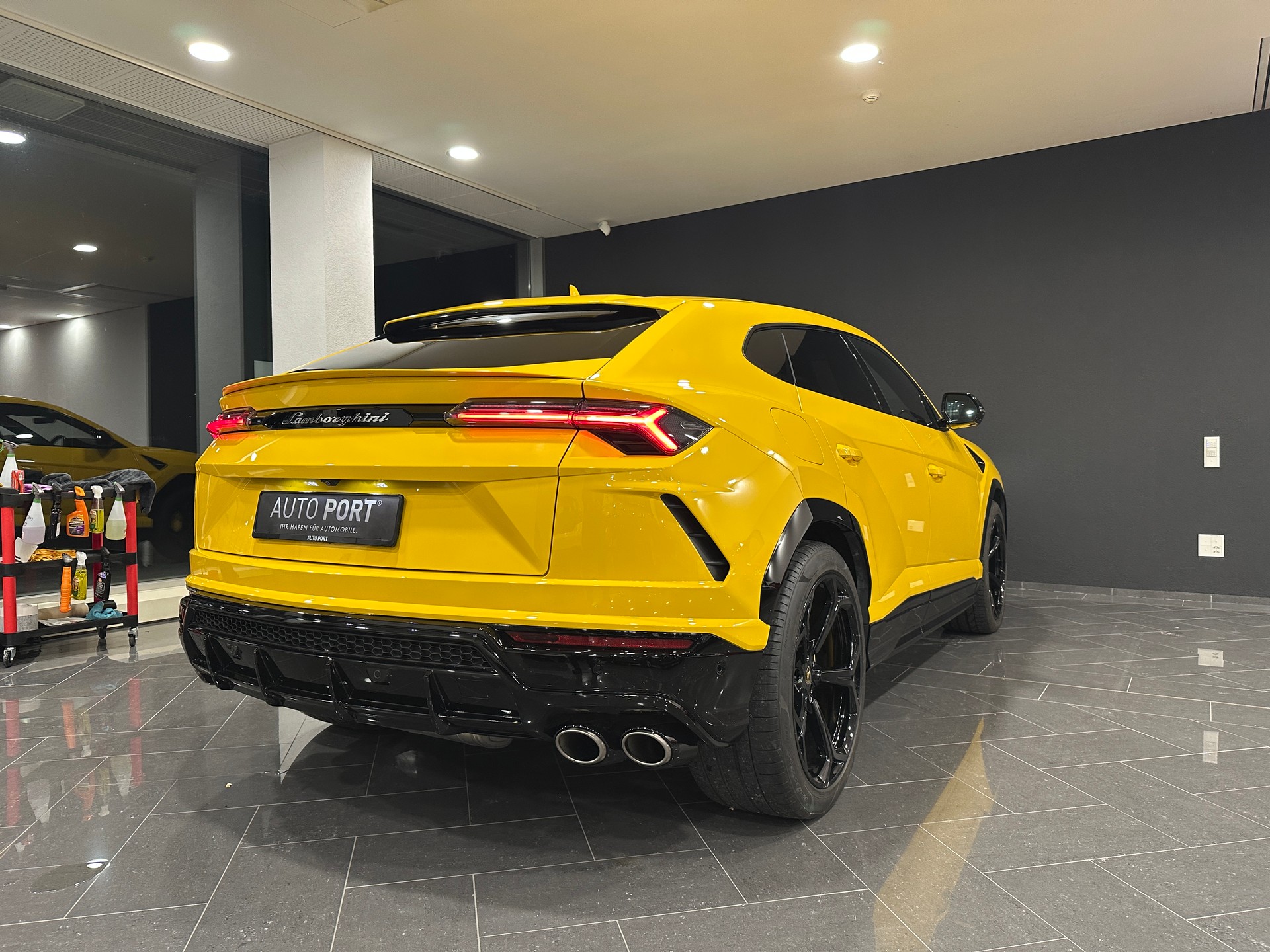 LAMBORGHINI Urus E-Gear-image-9