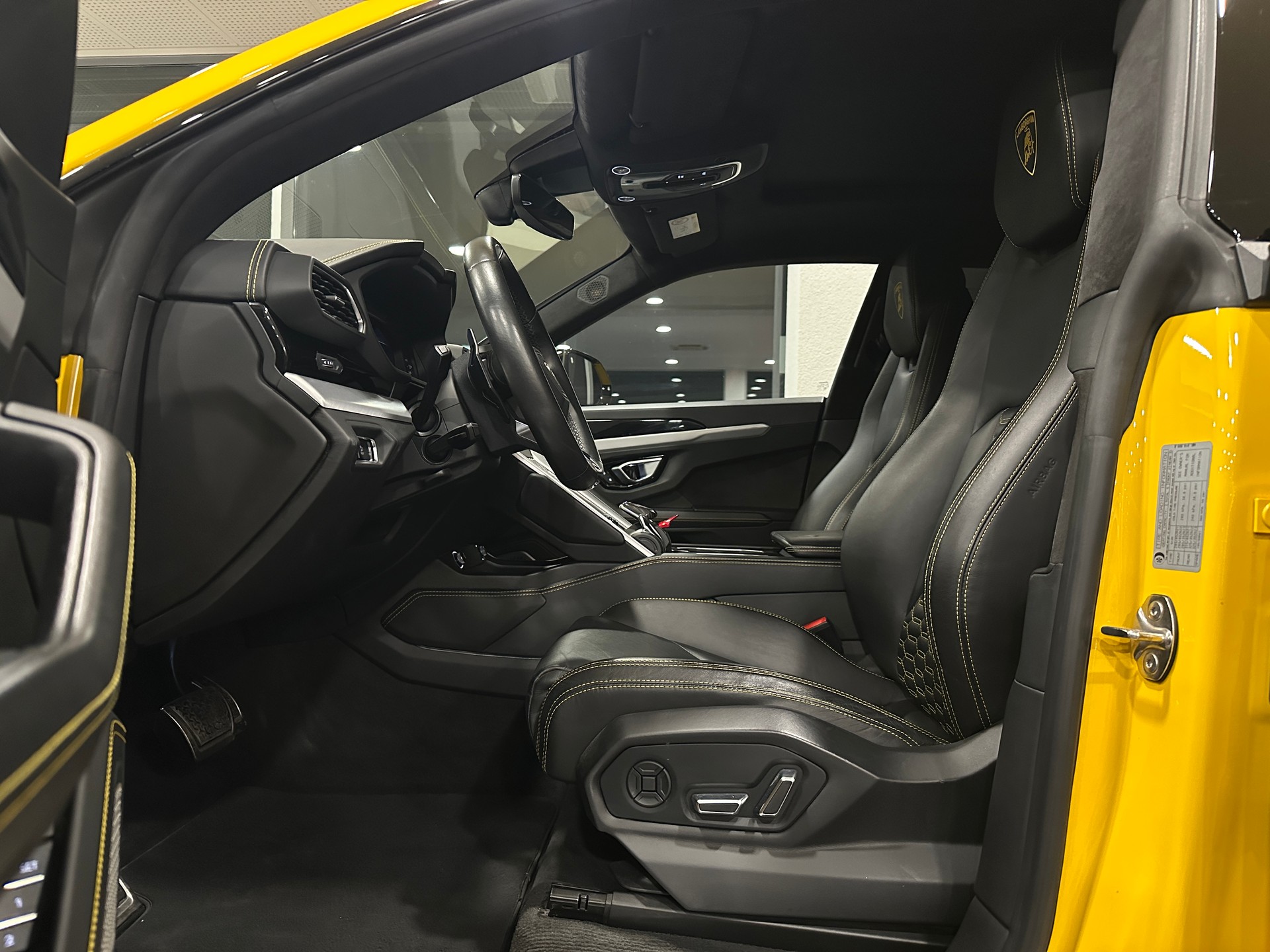 LAMBORGHINI Urus E-Gear-image-14