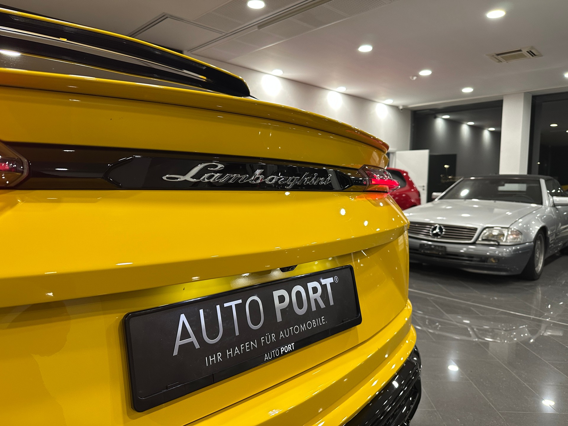 LAMBORGHINI Urus E-Gear-image-10
