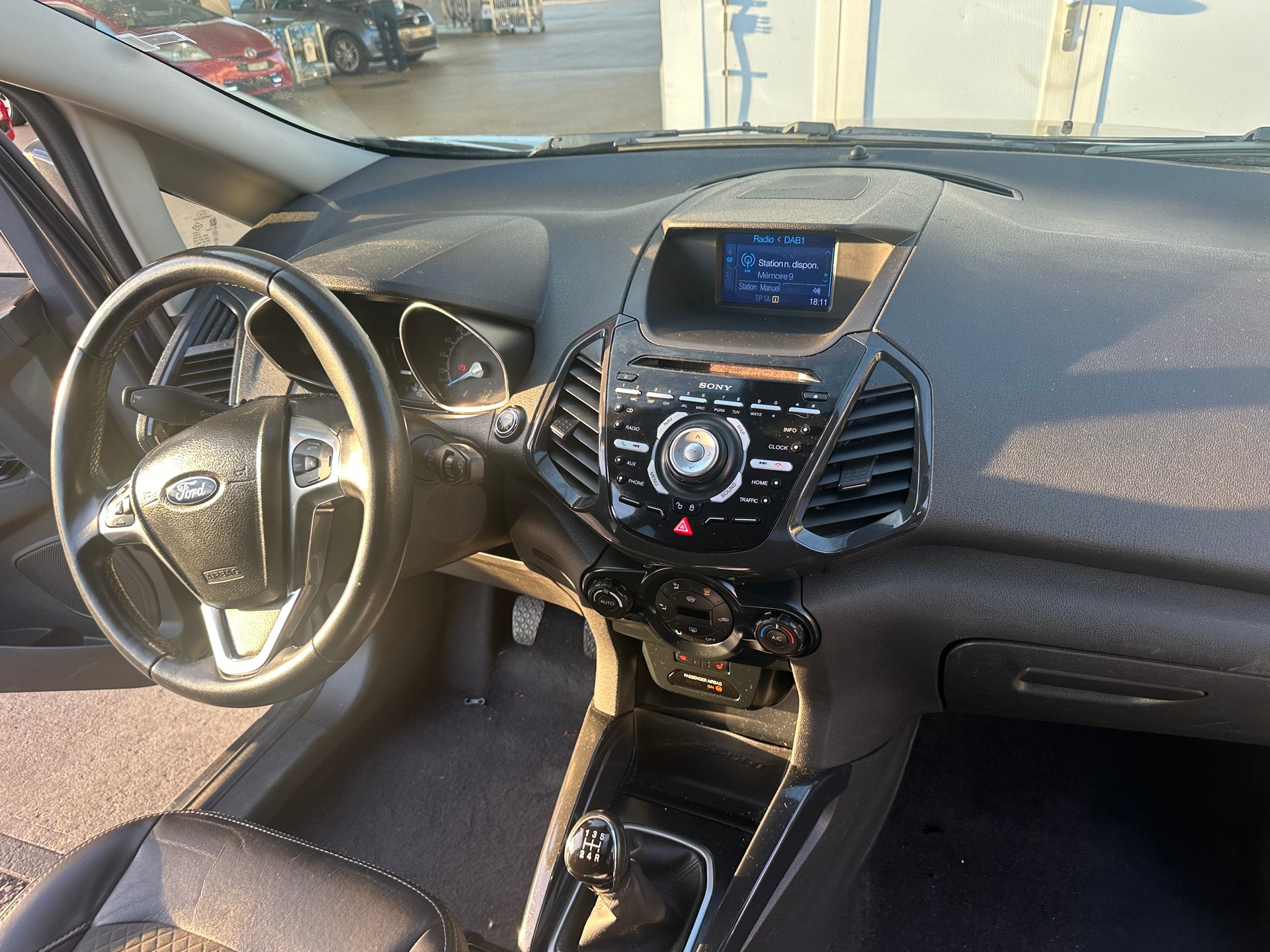 FORD EcoSport 1.0 SCTi Titanium-image-11