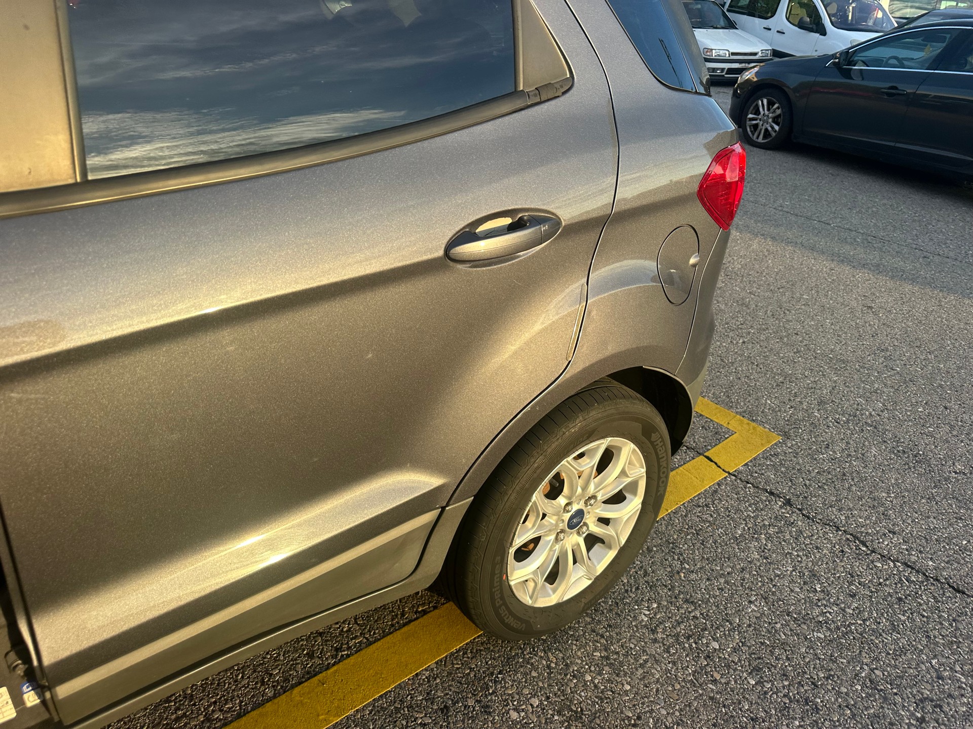 FORD EcoSport 1.0 SCTi Titanium-image-1