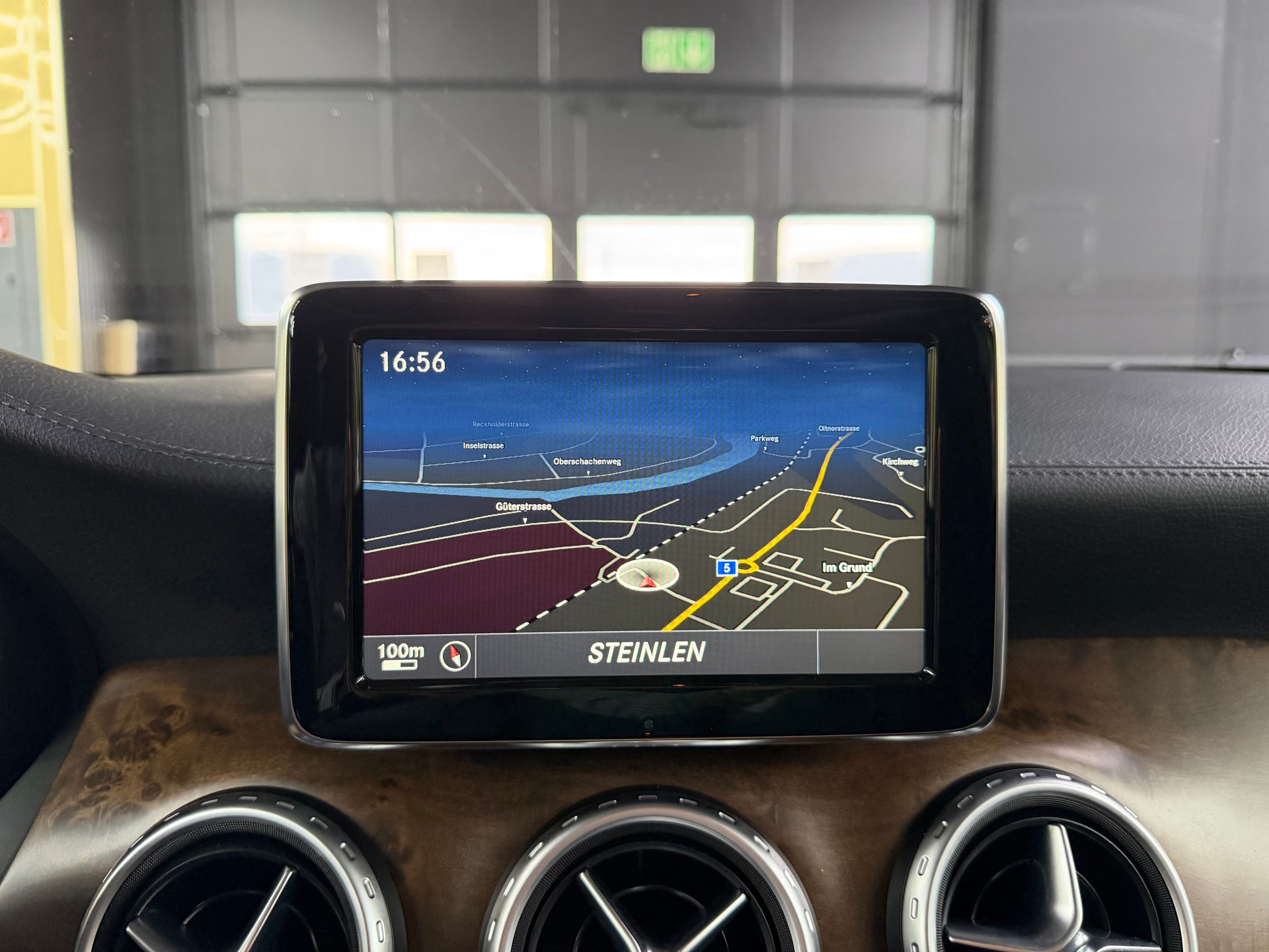 MERCEDES-BENZ GLA 250 Urban 4Matic 7G-DCT-image-19