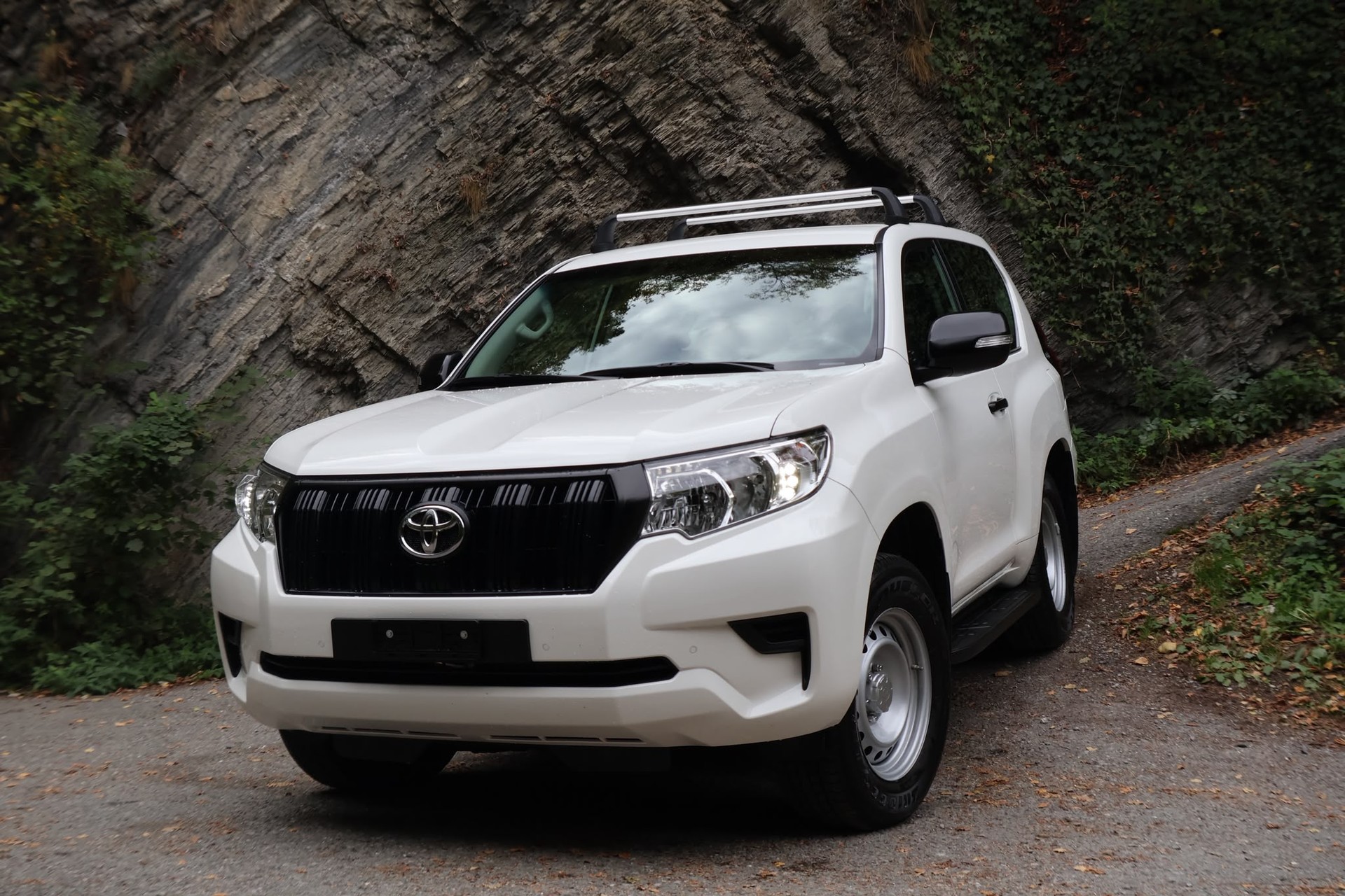 TOYOTA Land Cruiser 2.8TD Comfort Automatic-image-1