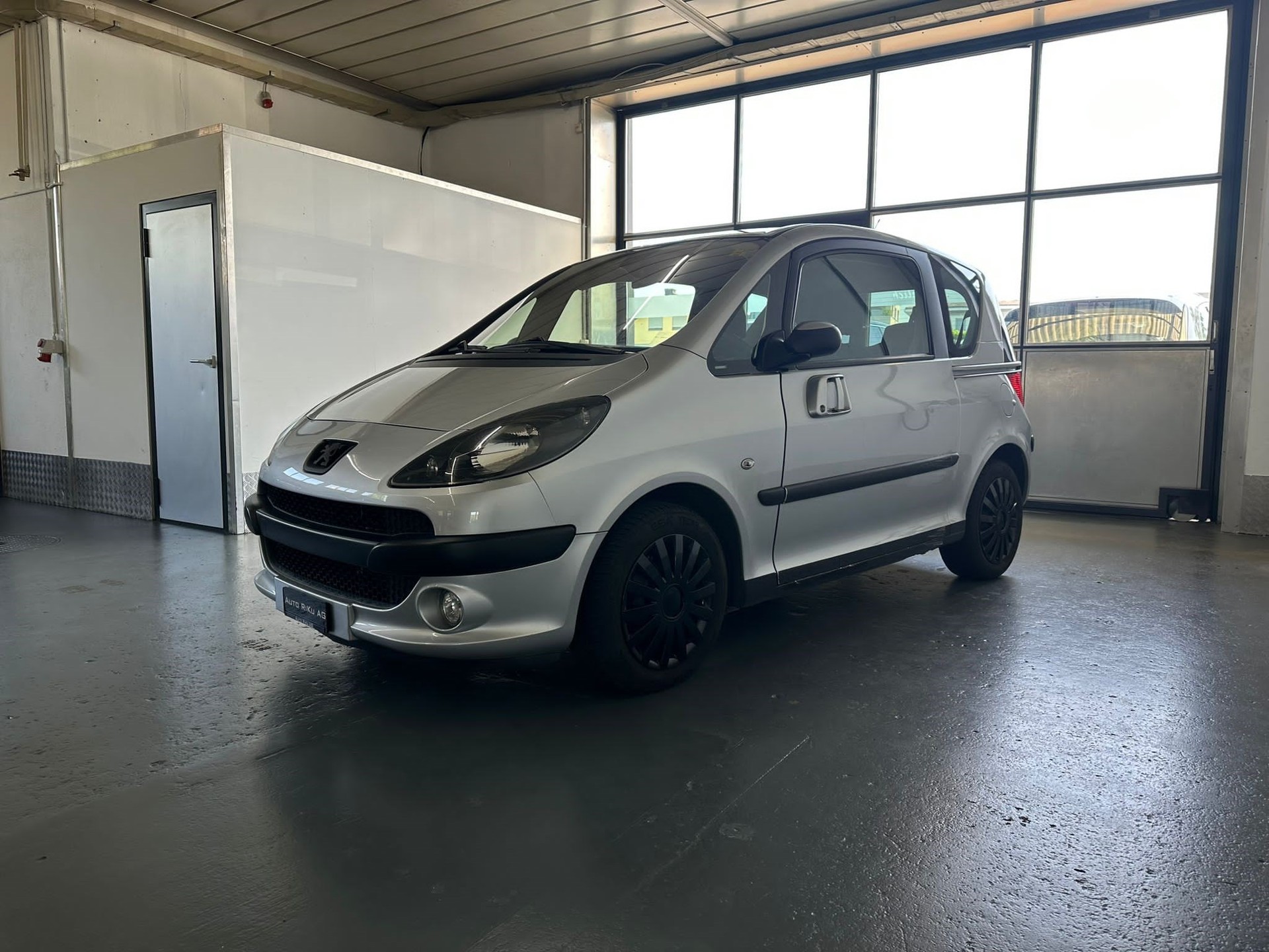 PEUGEOT 1007 1.6 Edition-image-4