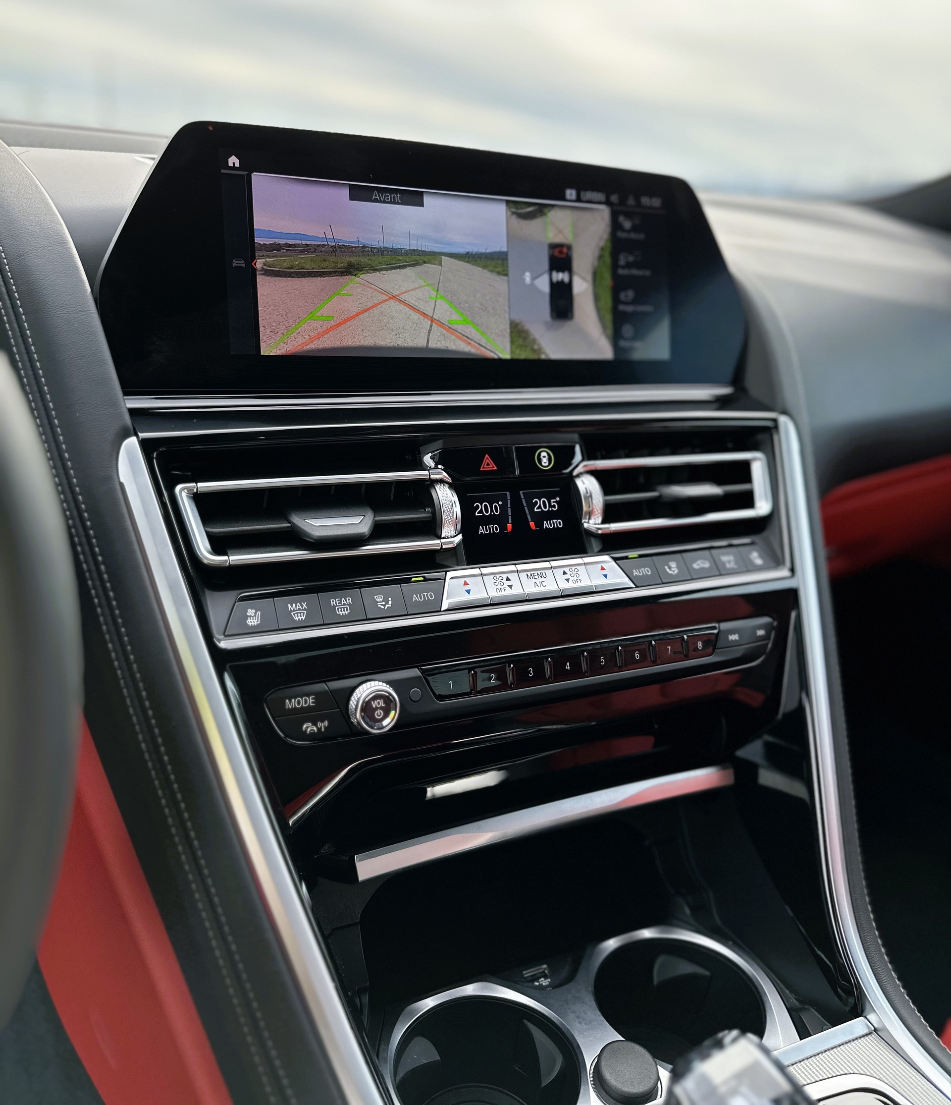 BMW M850i xDrive Steptronic-image-13