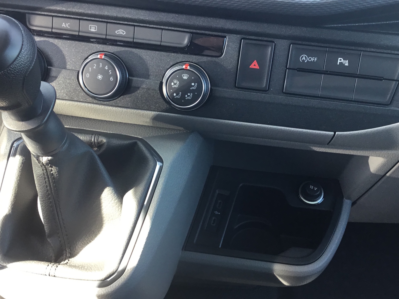 VW T6.1 2.0 TDI Entry-image-11