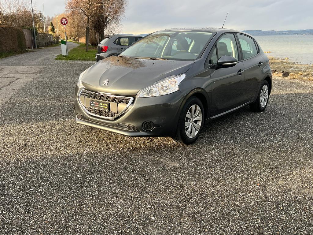 PEUGEOT 208 1.2 VTI Style-image-3