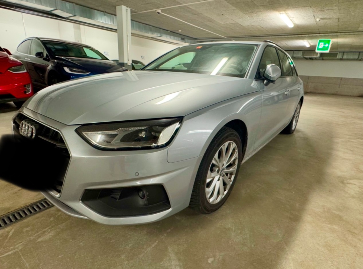 AUDI A4 Avant S-tronic-image-2
