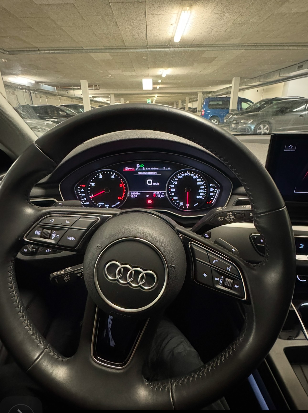 AUDI A4 Avant S-tronic-image-4