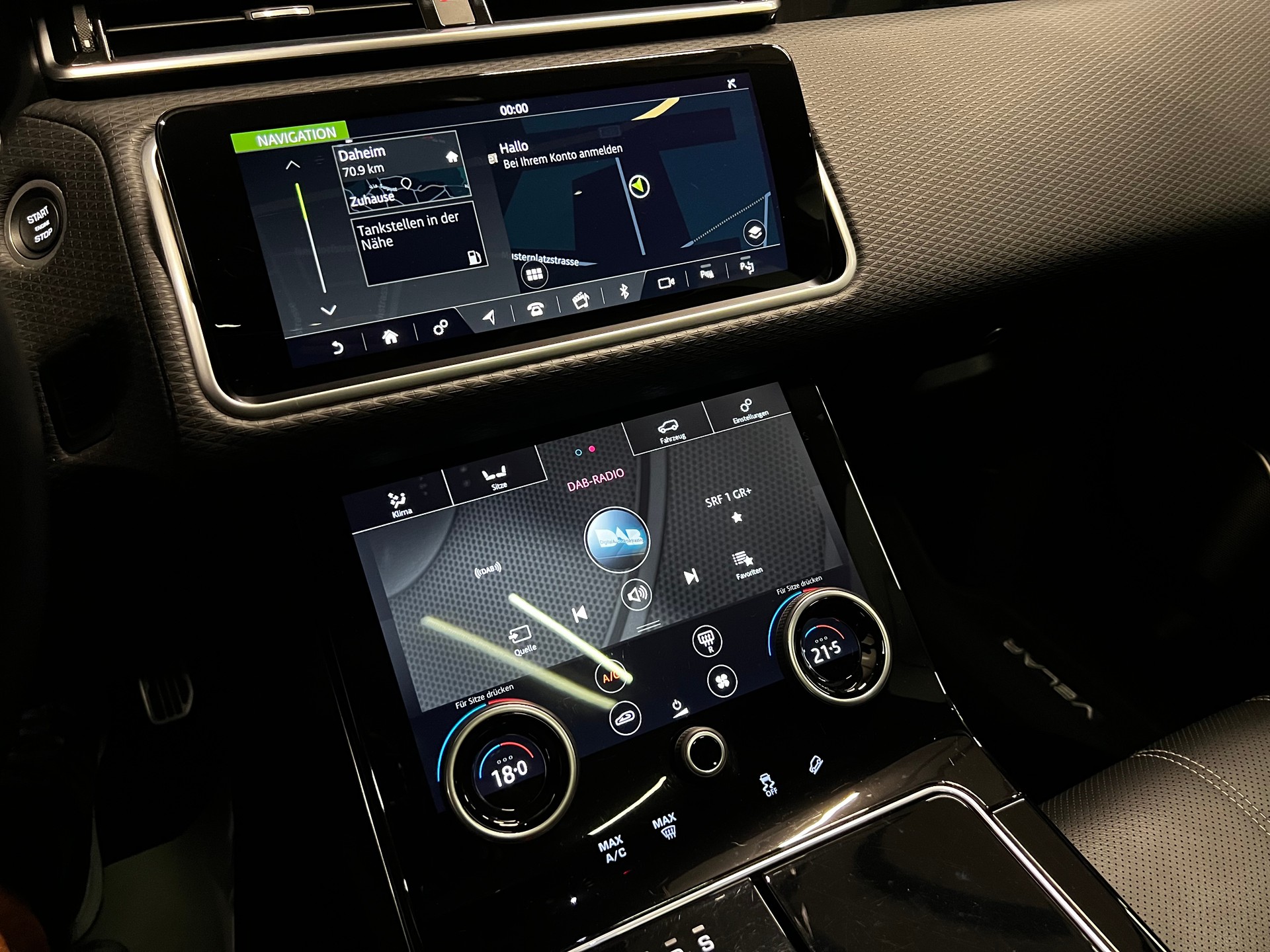 LAND ROVER Range Rover Velar 2.0 D 240 R-Dynamic SE-image-10