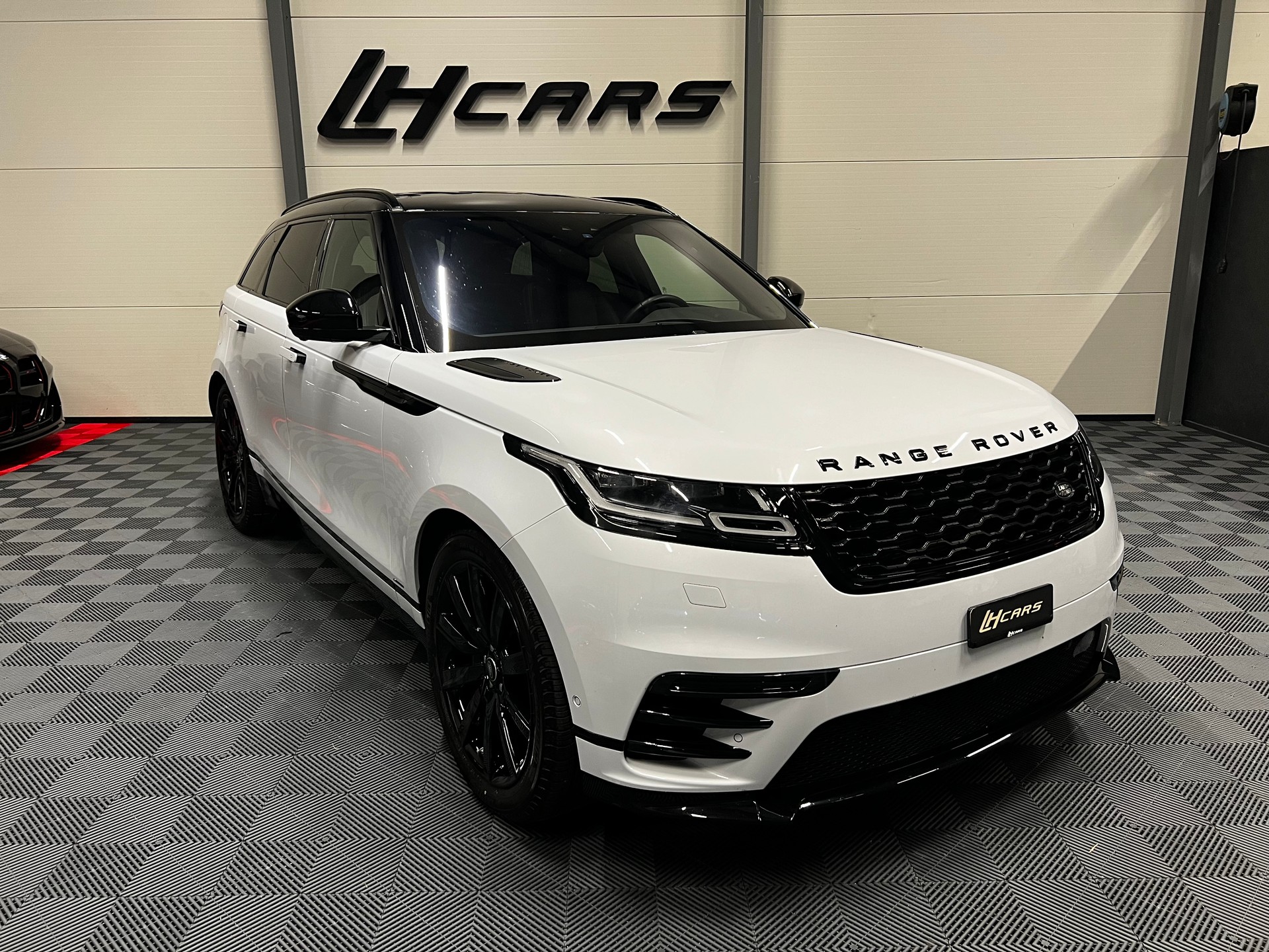 LAND ROVER Range Rover Velar 2.0 D 240 R-Dynamic SE-image-5