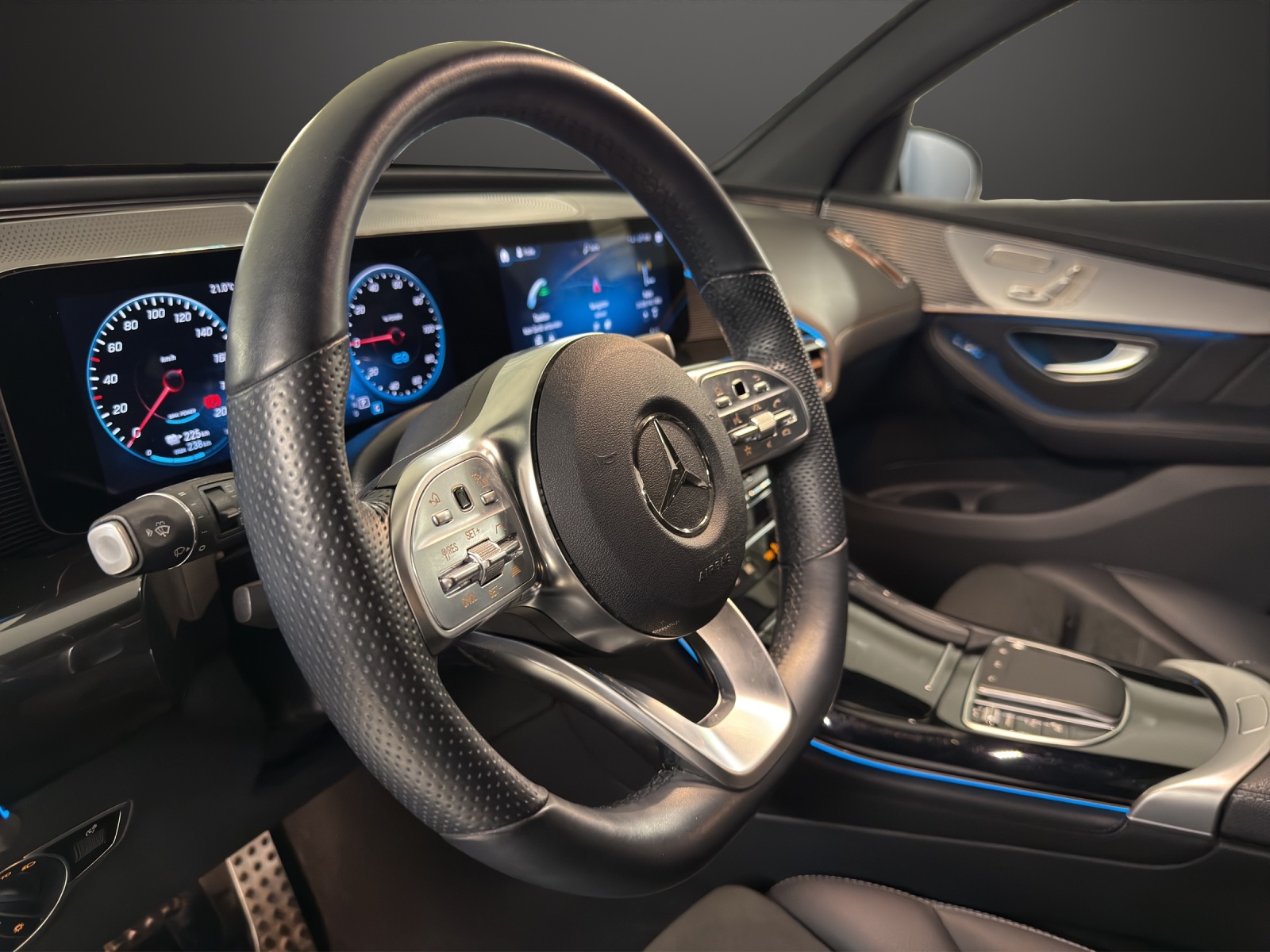 MERCEDES-BENZ EQC 400 4Matic-image-10