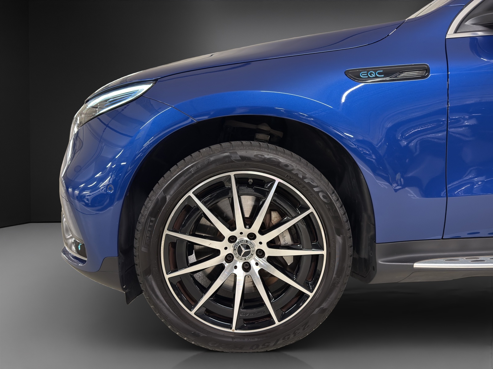 MERCEDES-BENZ EQC 400 4Matic-image-8