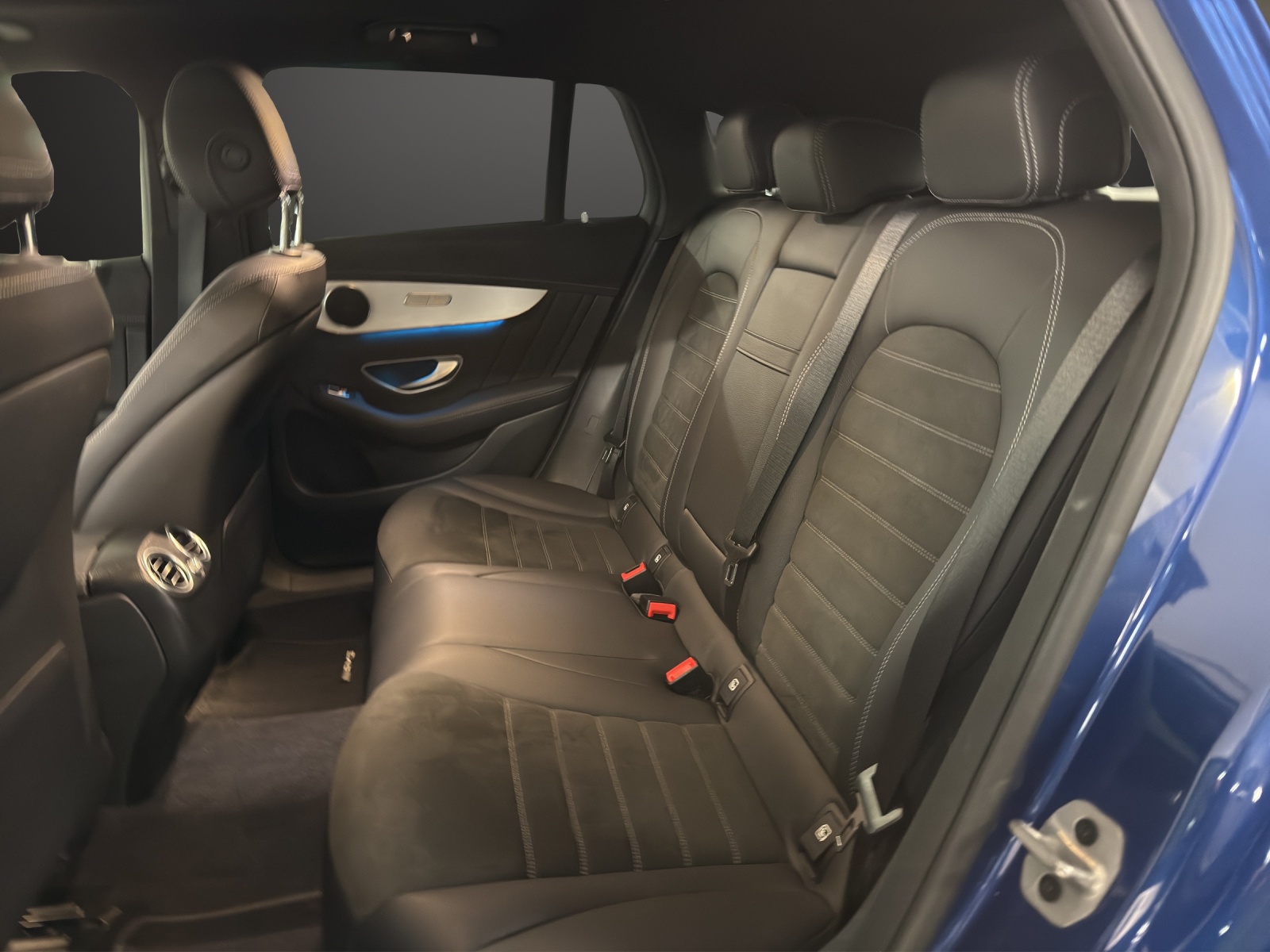 MERCEDES-BENZ EQC 400 4Matic-image-13