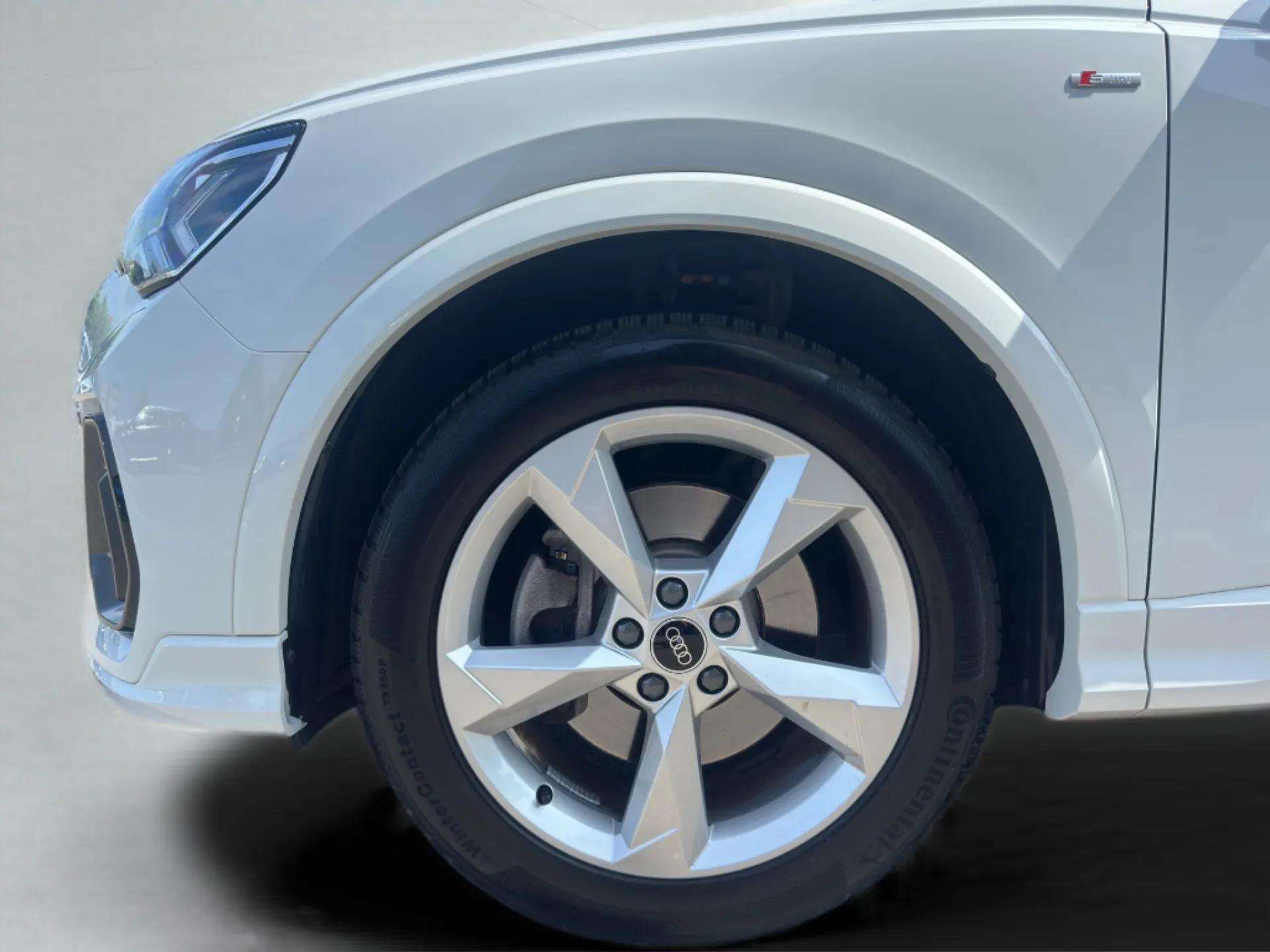AUDI Q3 40 TFSI S line quattro S-tronic-image-10