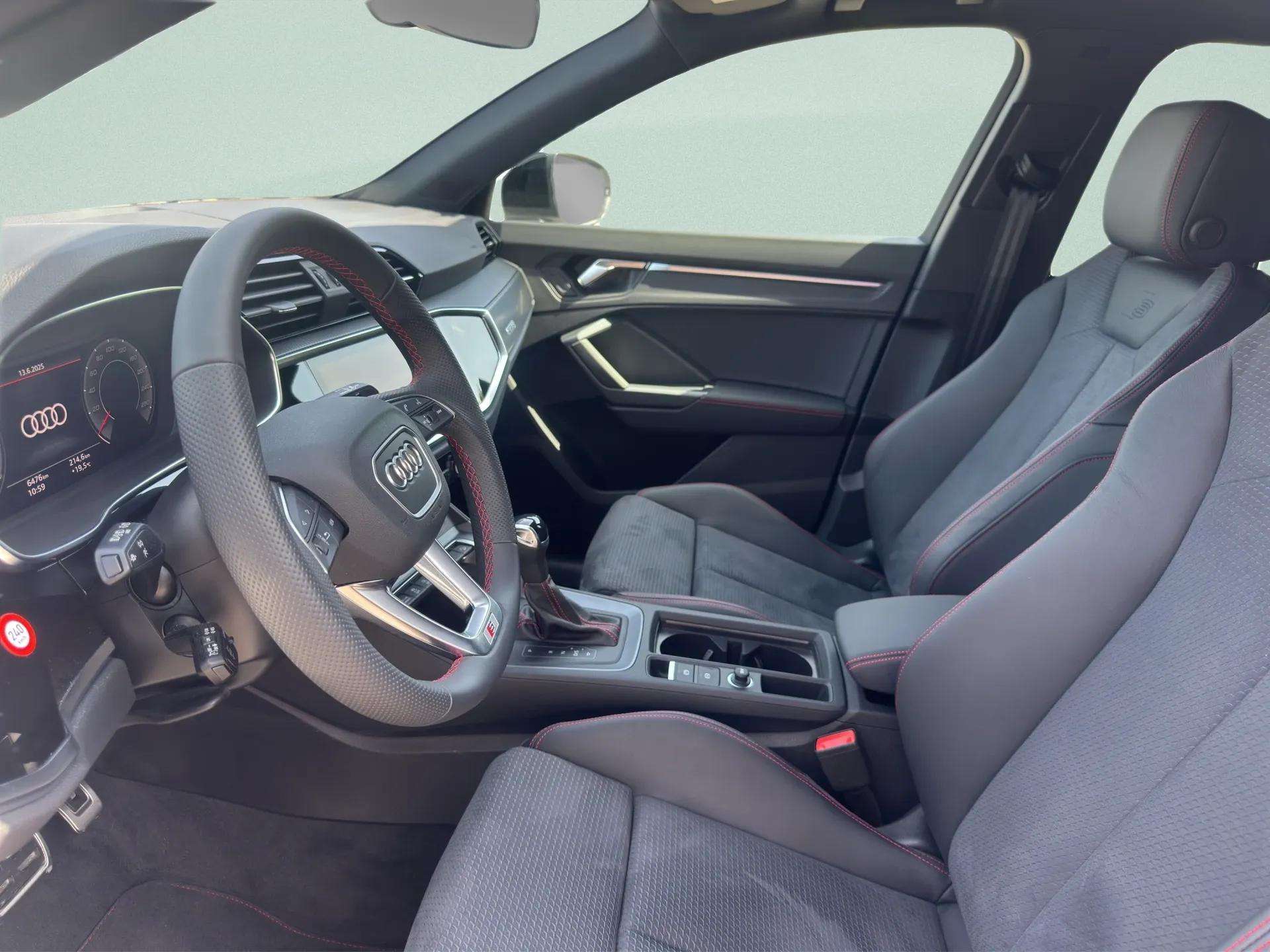 AUDI Q3 40 TFSI S line quattro S-tronic-image-14