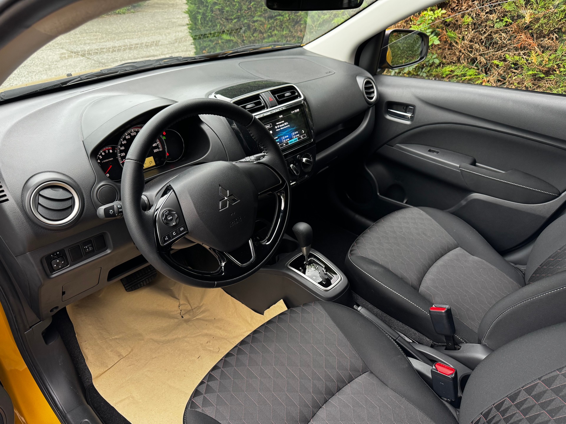 MITSUBISHI Space Star 1.2 CVT Inform-image-5