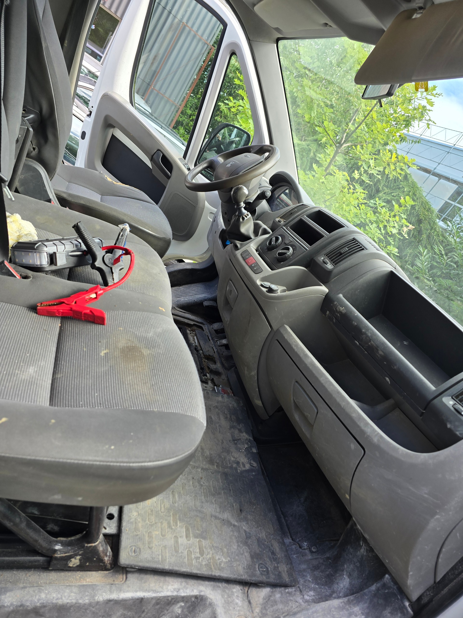 PEUGEOT Boxer 2.2 HDI 335 L2-image-14