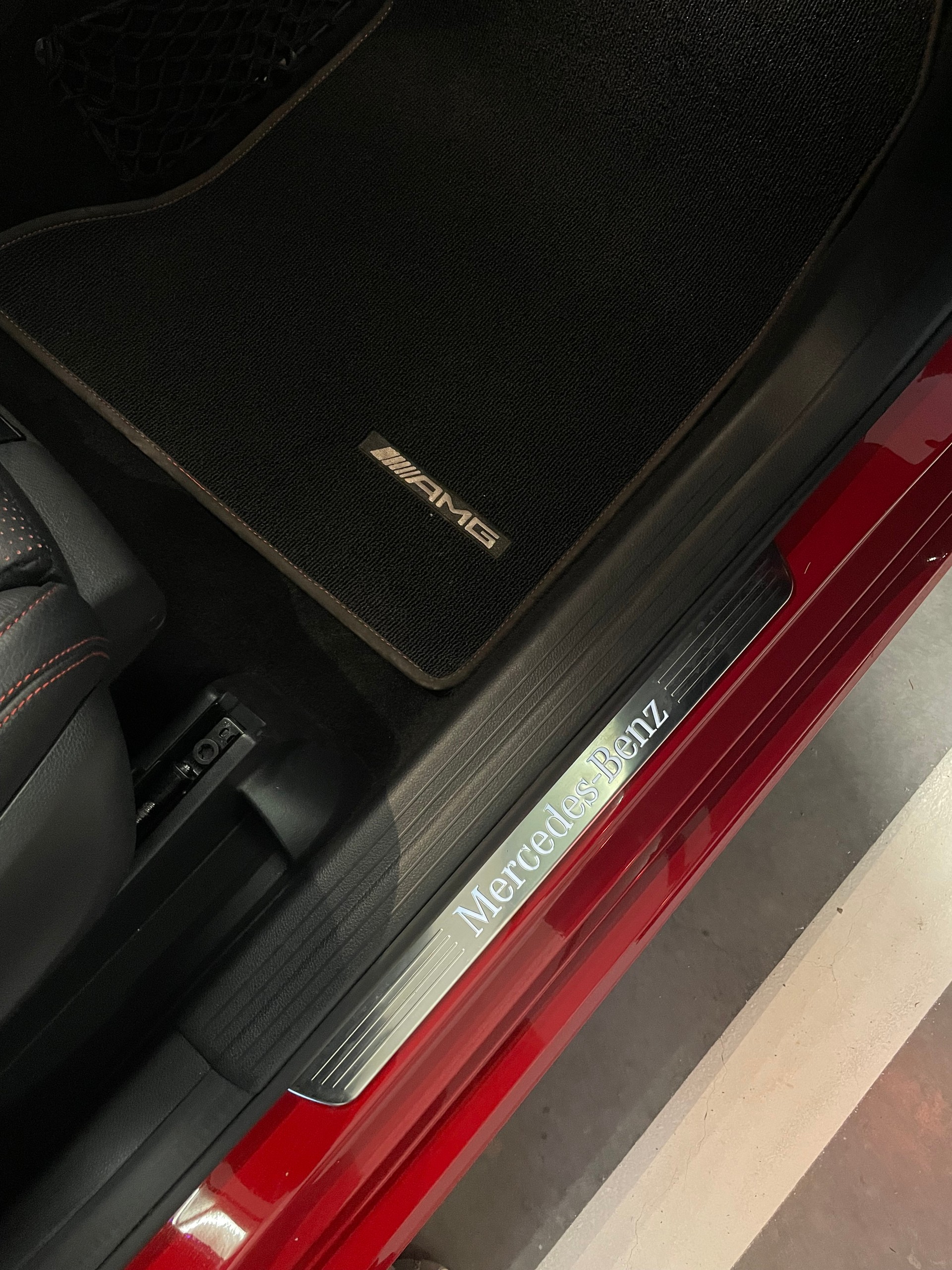 MERCEDES-BENZ B 220 AMG Line 4Matic 7G-DCT-image-4