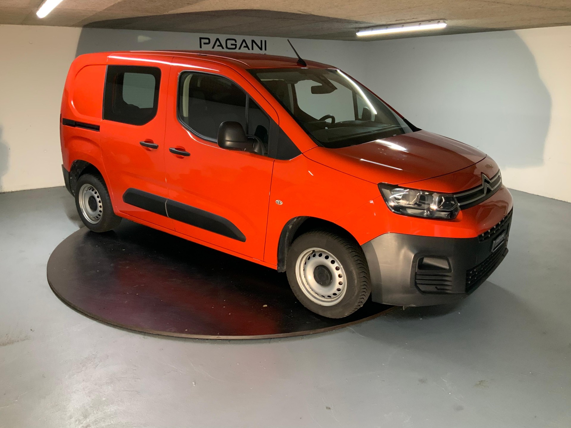 CITROEN Berlingo 650 M 1.2 PureTech 110 Swiss Edition S/S-image-1