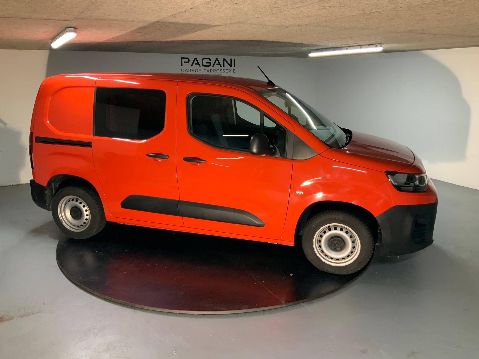 CITROEN Berlingo 650 M 1.2 PureTech 110 Swiss Edition S/S-showroom-element-2