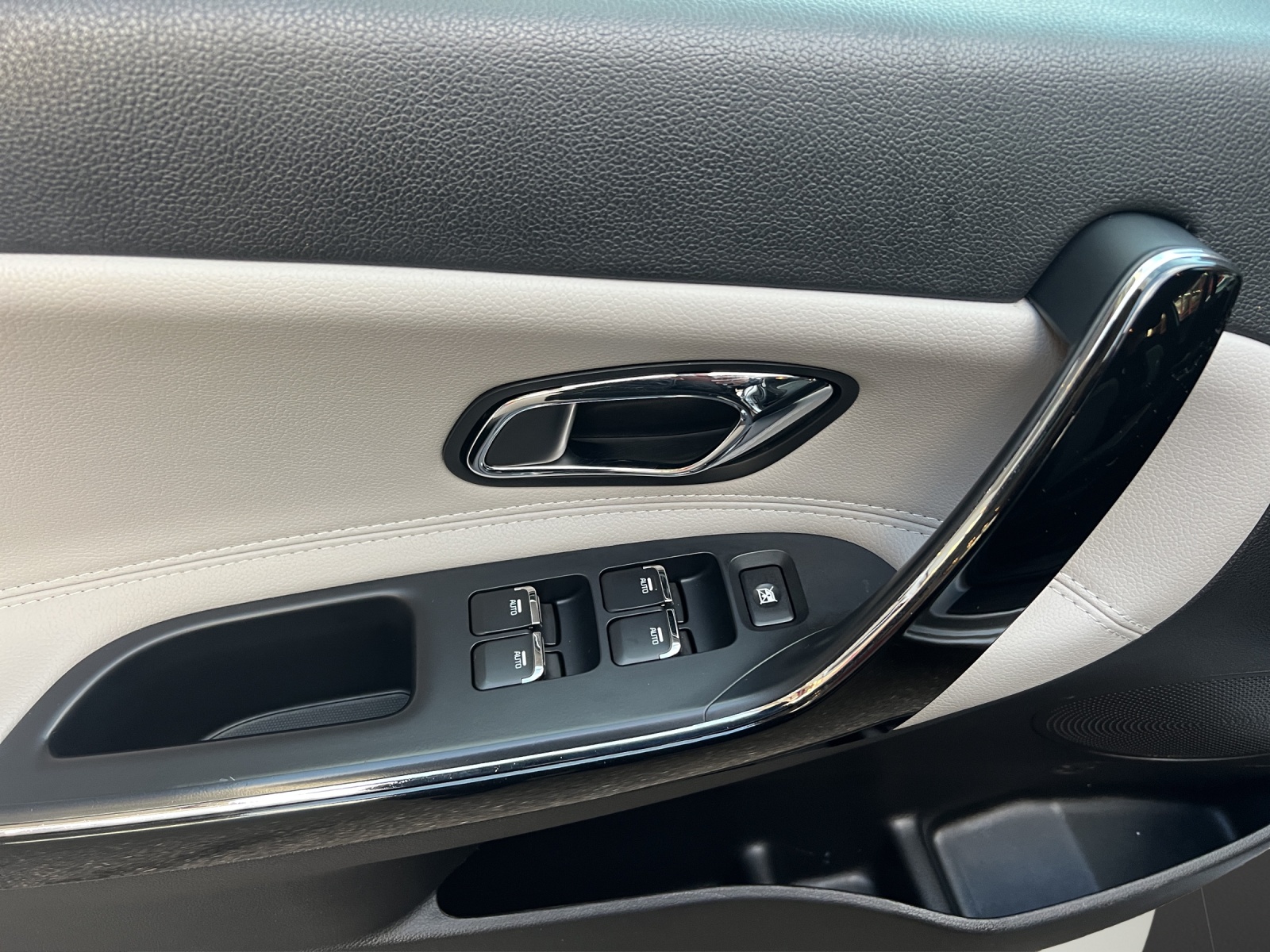 KIA Cee'd Sportswagon 1.6 GDi Trend DCT-image-6