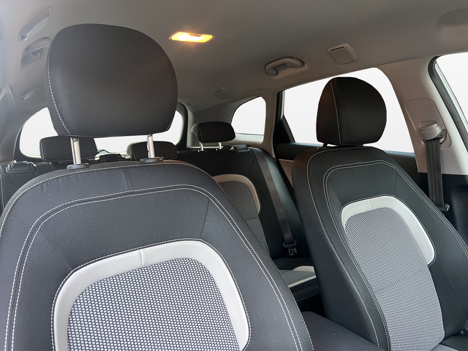 KIA Cee'd Sportswagon 1.6 GDi Trend DCT-image-12