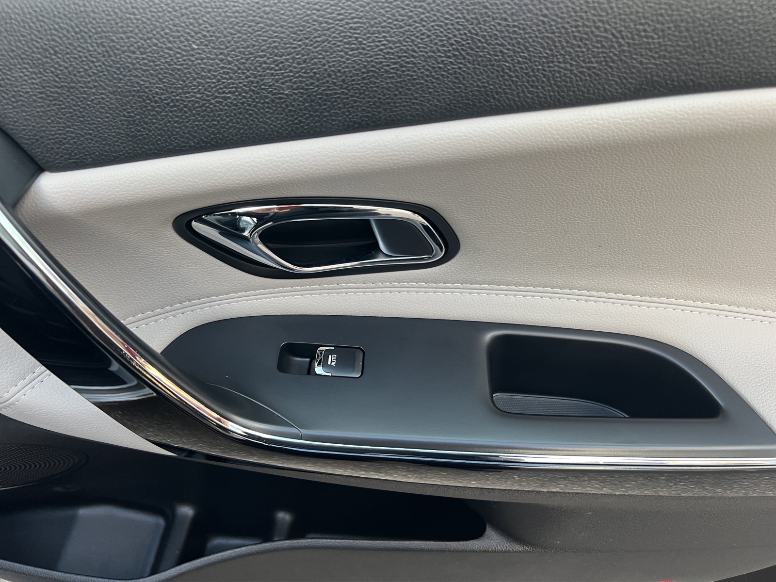 KIA Cee'd Sportswagon 1.6 GDi Trend DCT-image-13