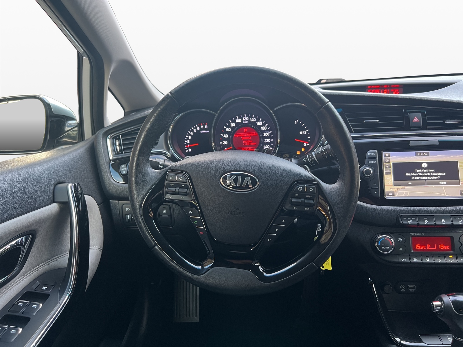 KIA Cee'd Sportswagon 1.6 GDi Trend DCT-image-7