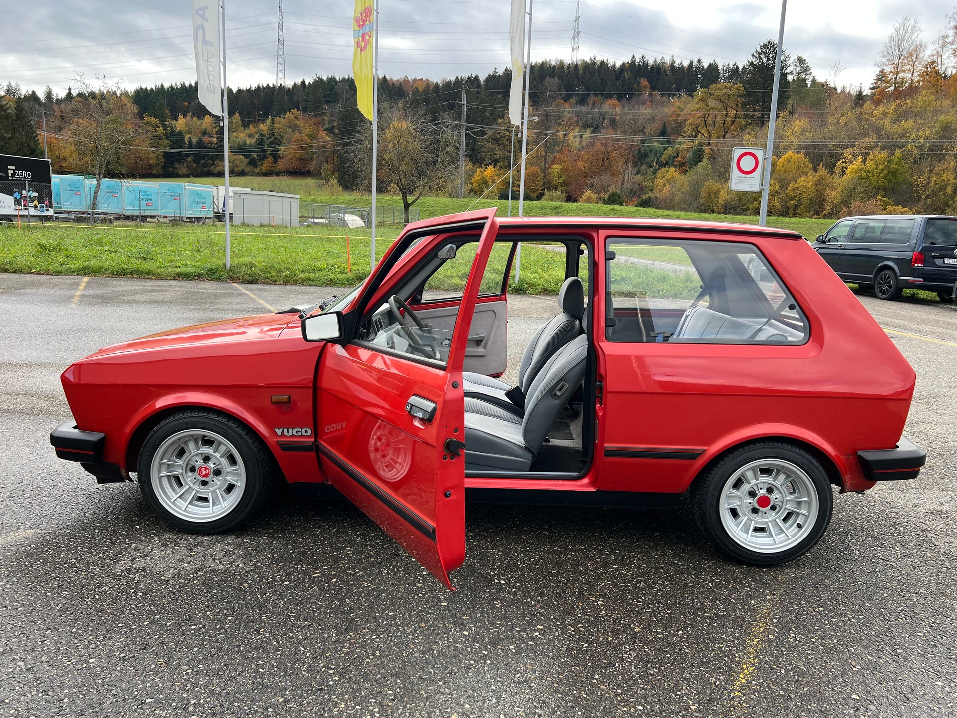 ZASTAVA "YUGO 45" MIT DEUTSCHEN PAPIERE. 13.20 A PAPIERE. SPORT ALU FELGEN. LÄUFT PERFEKT. 40 PS. BENZIN. "BLICKFANG" !!! 8`900.--image-4