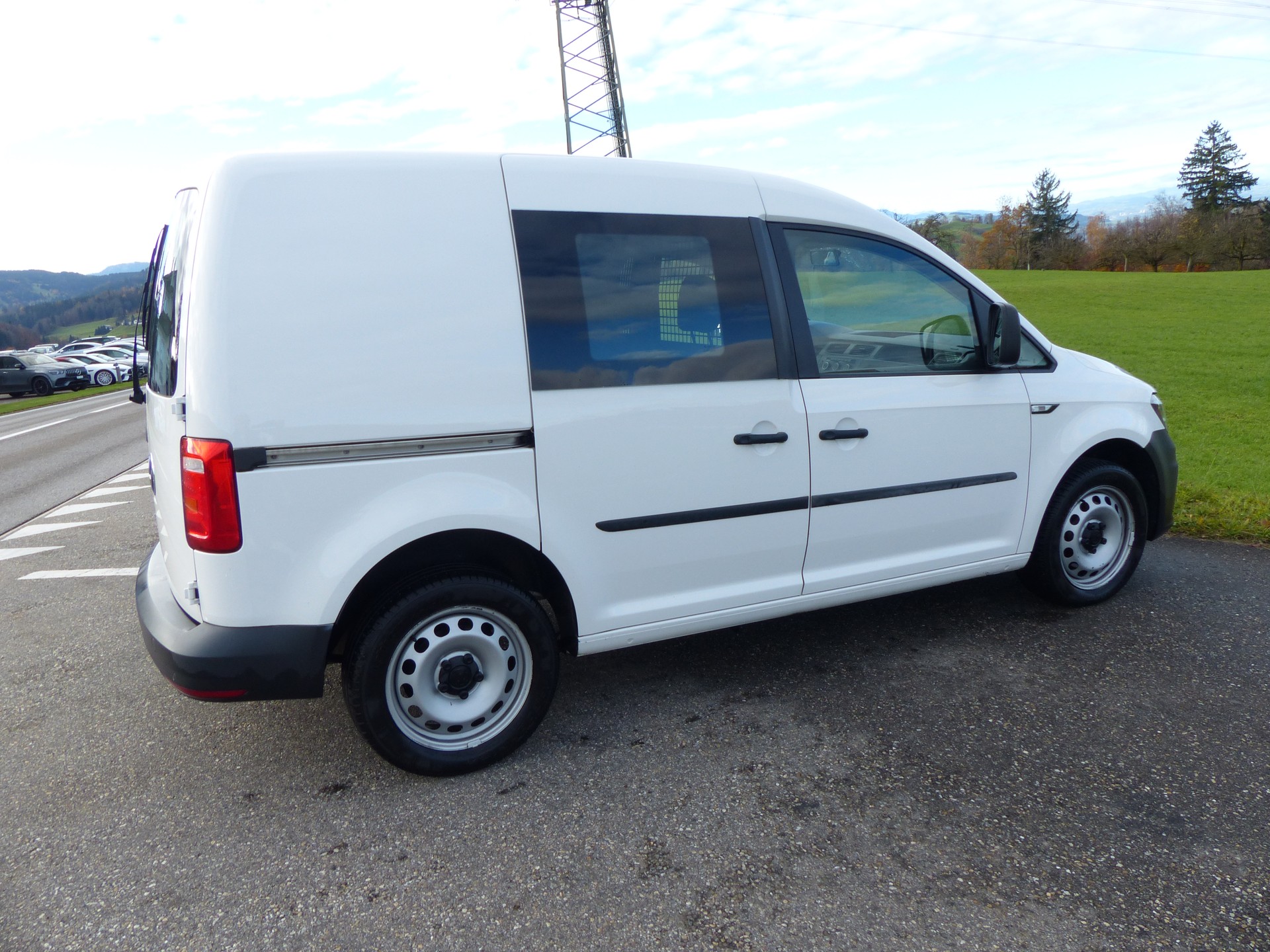 VW Caddy 2.0TDI BlueMotion Technology DSG-image-4