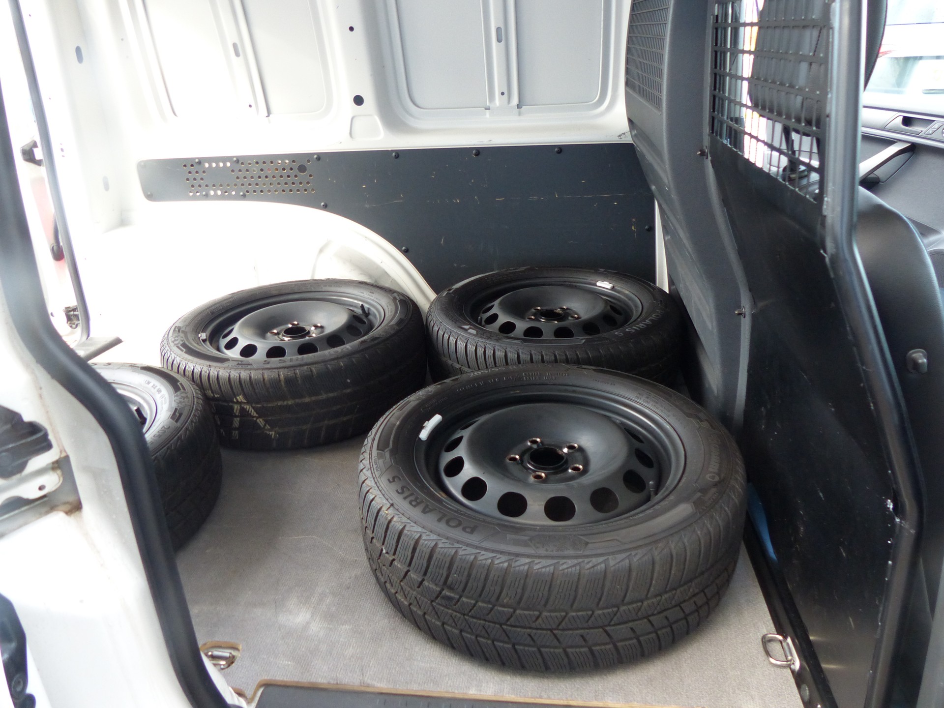 VW Caddy 2.0TDI BlueMotion Technology DSG-image-10