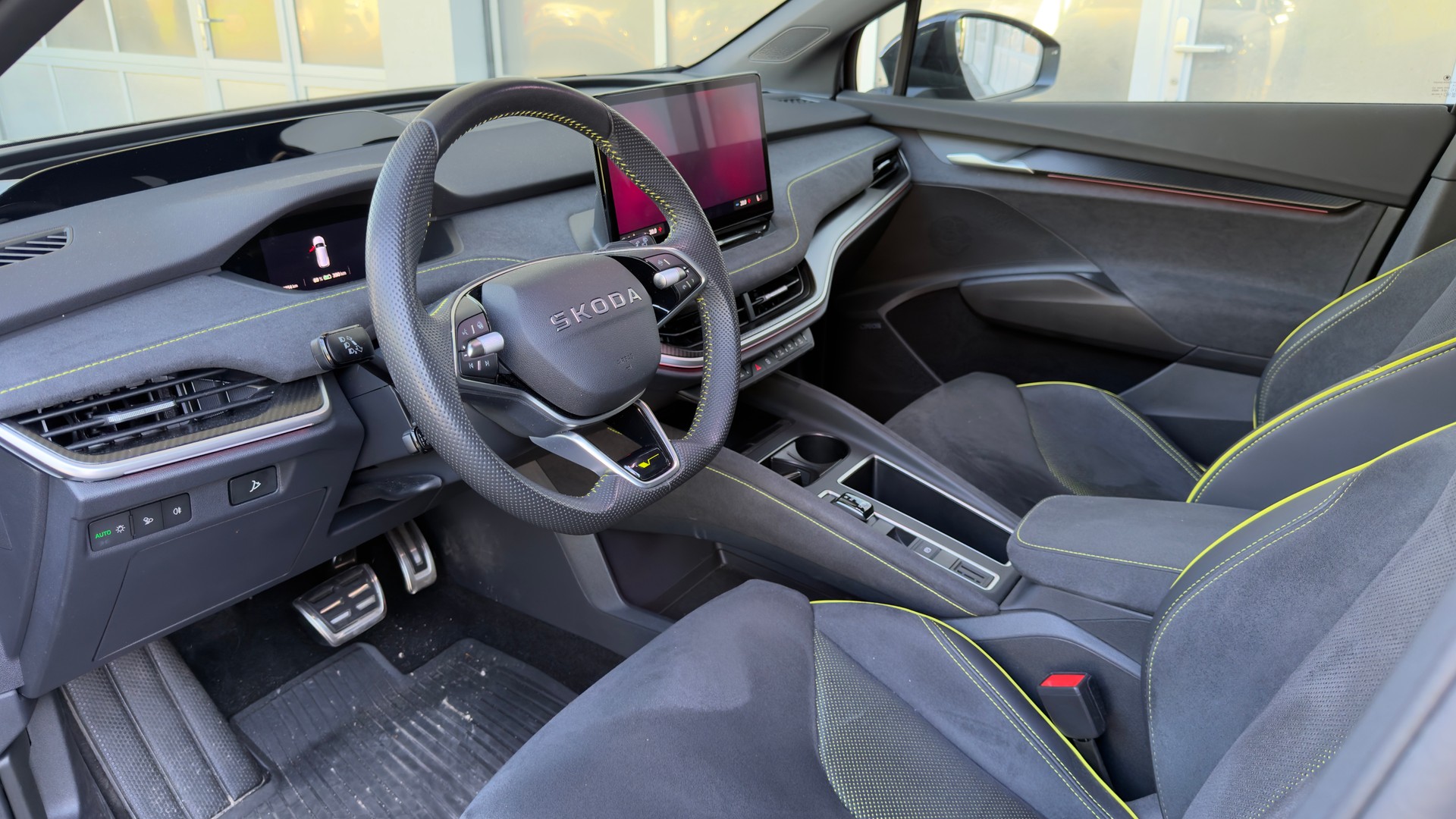 SKODA Enyaq RS 4x4-image-7