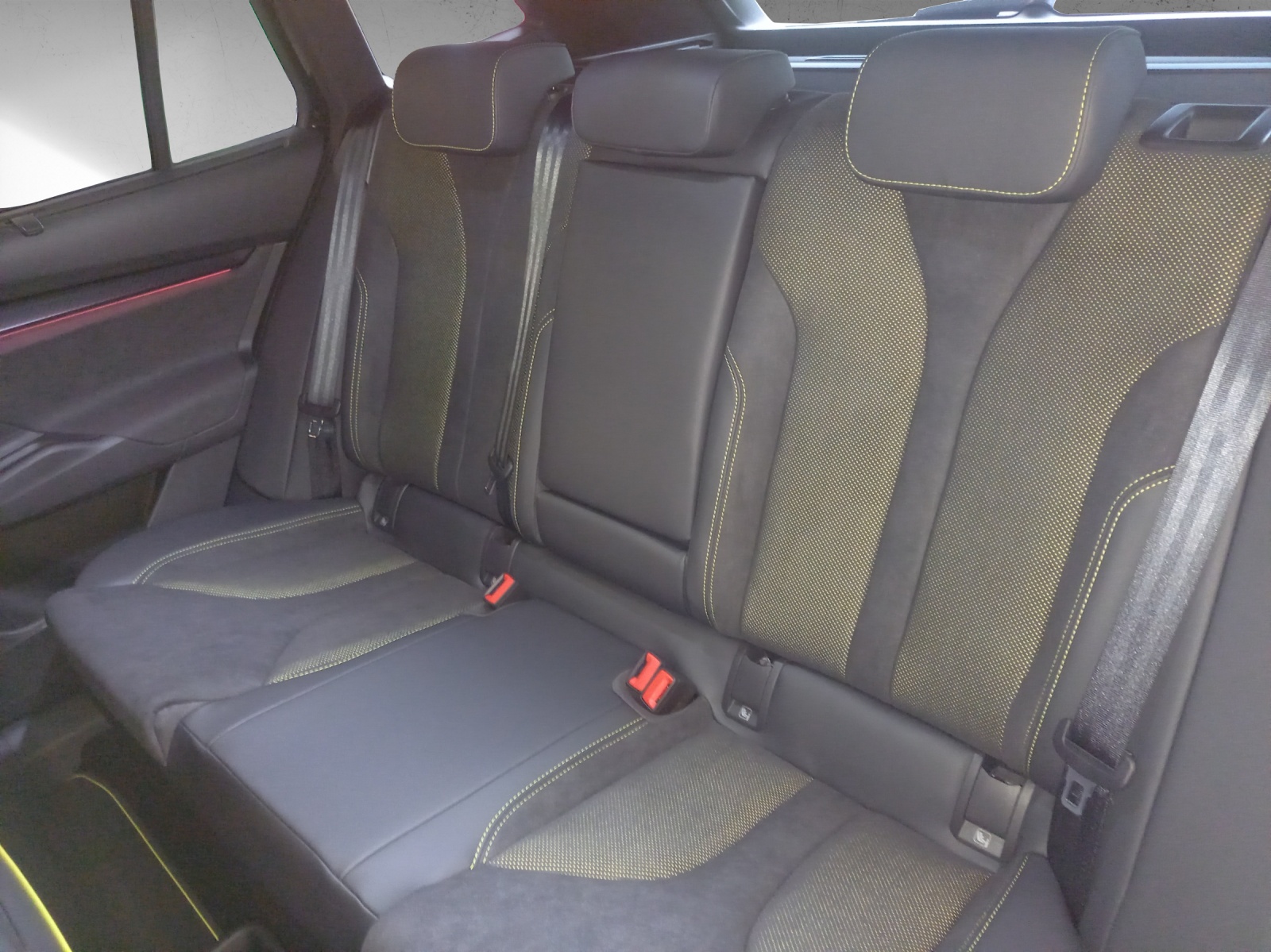 SKODA Enyaq RS 4x4-image-6