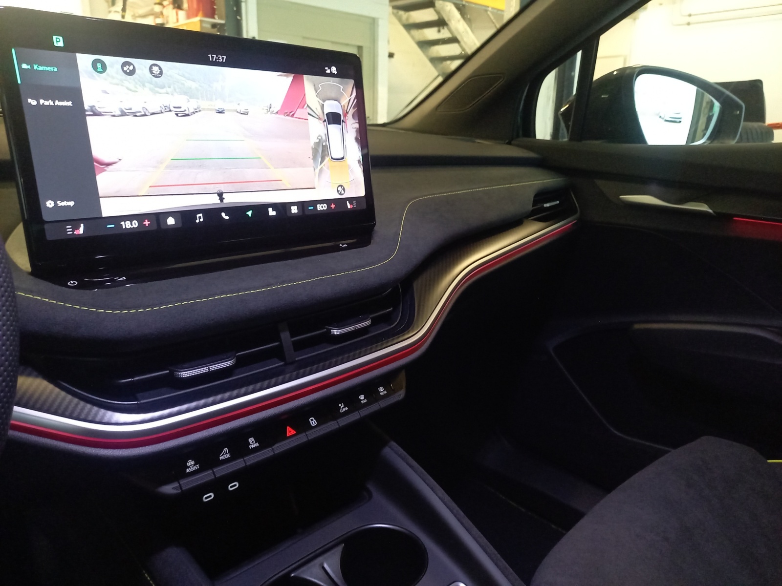 SKODA Enyaq RS 4x4-image-11