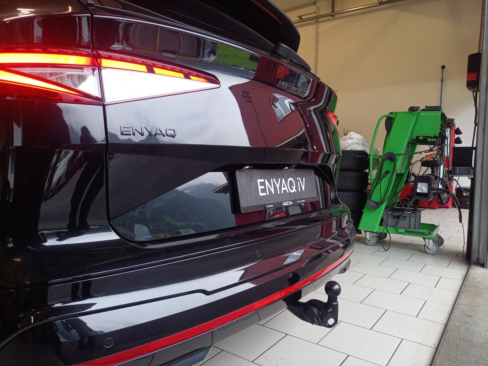 SKODA Enyaq RS 4x4-image-4