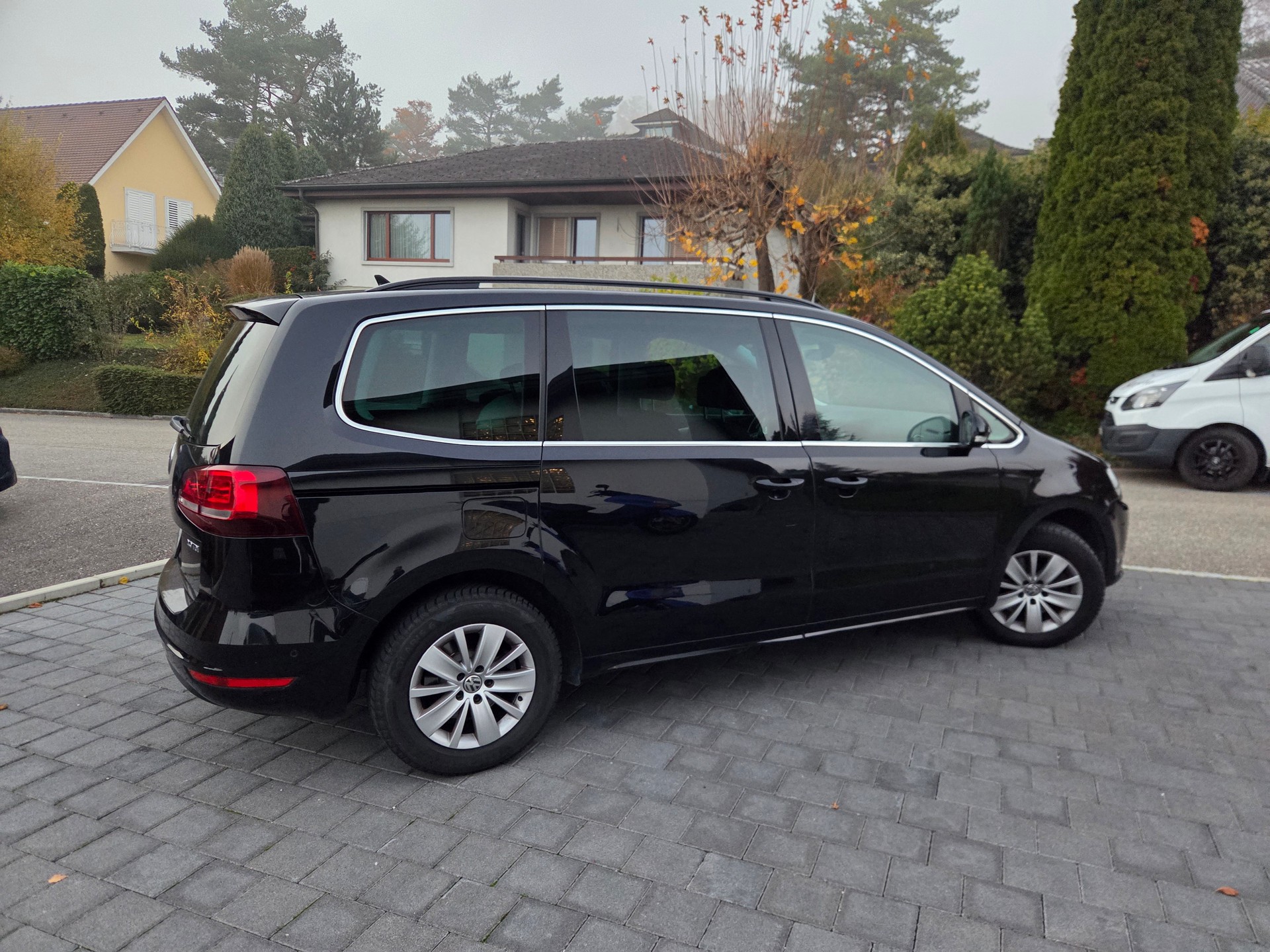 VW Sharan 2.0 TDI BMT Comfortline DSG 150PS-image-1