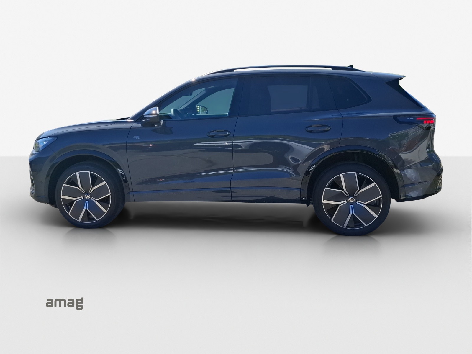 VW Tiguan 2.0 TSI DSG R-Line 4Motion-image-1