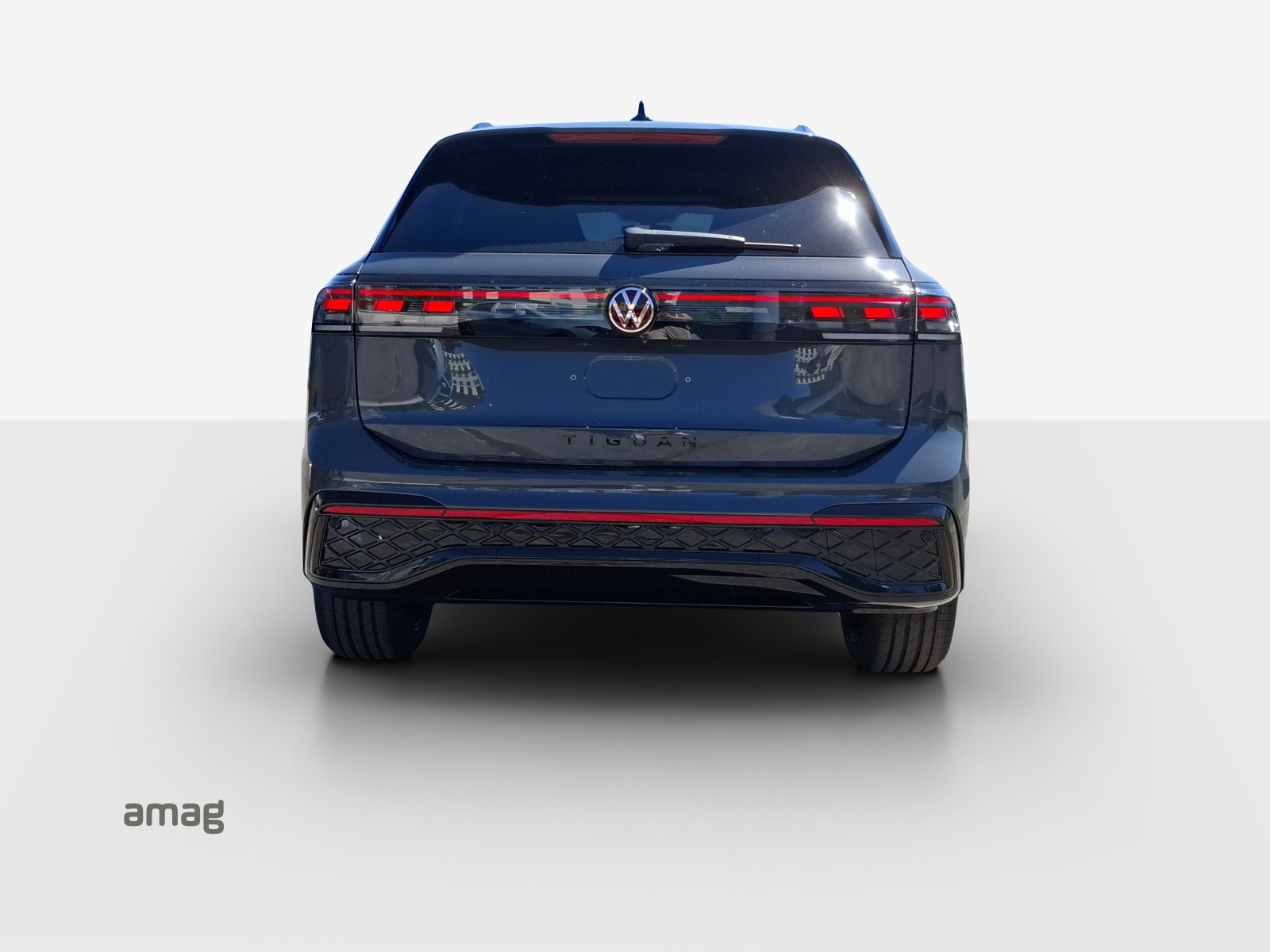 VW Tiguan 2.0 TSI DSG R-Line 4Motion-image-3