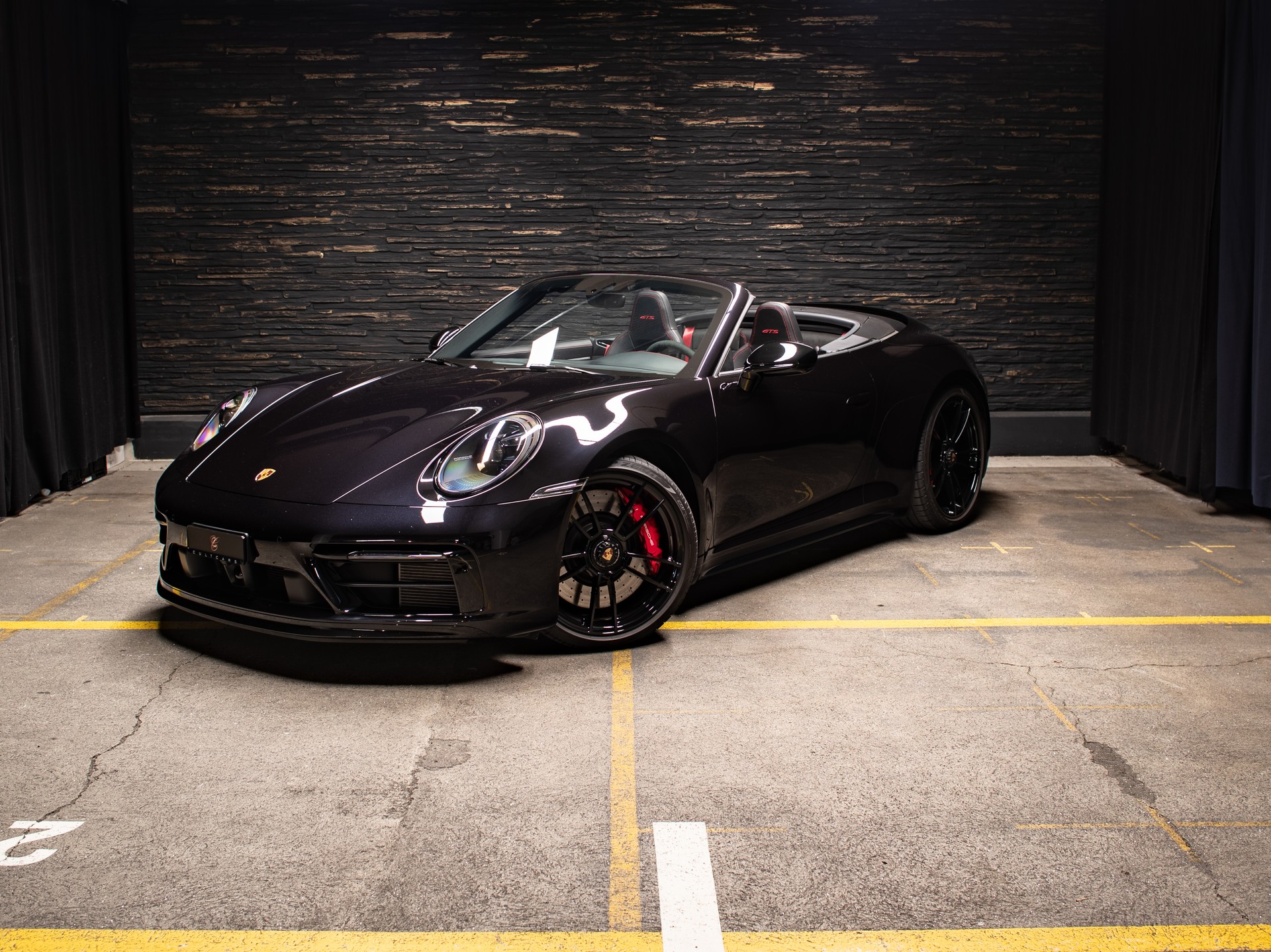 PORSCHE 911 Carrera 4 GTS Cabriolet PDK-image-31