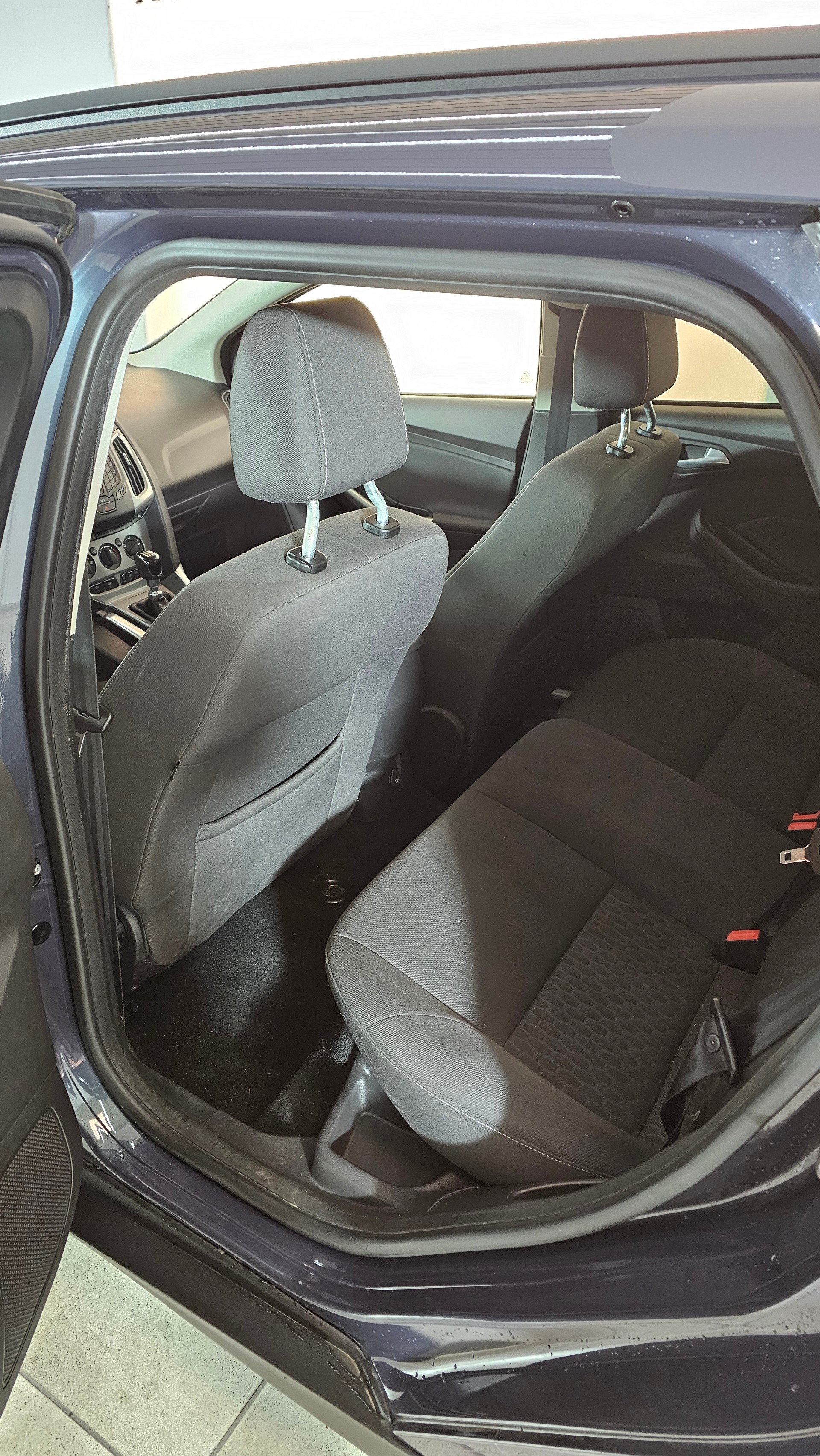 FORD Focus 1.0 SCTi Titanium-image-10